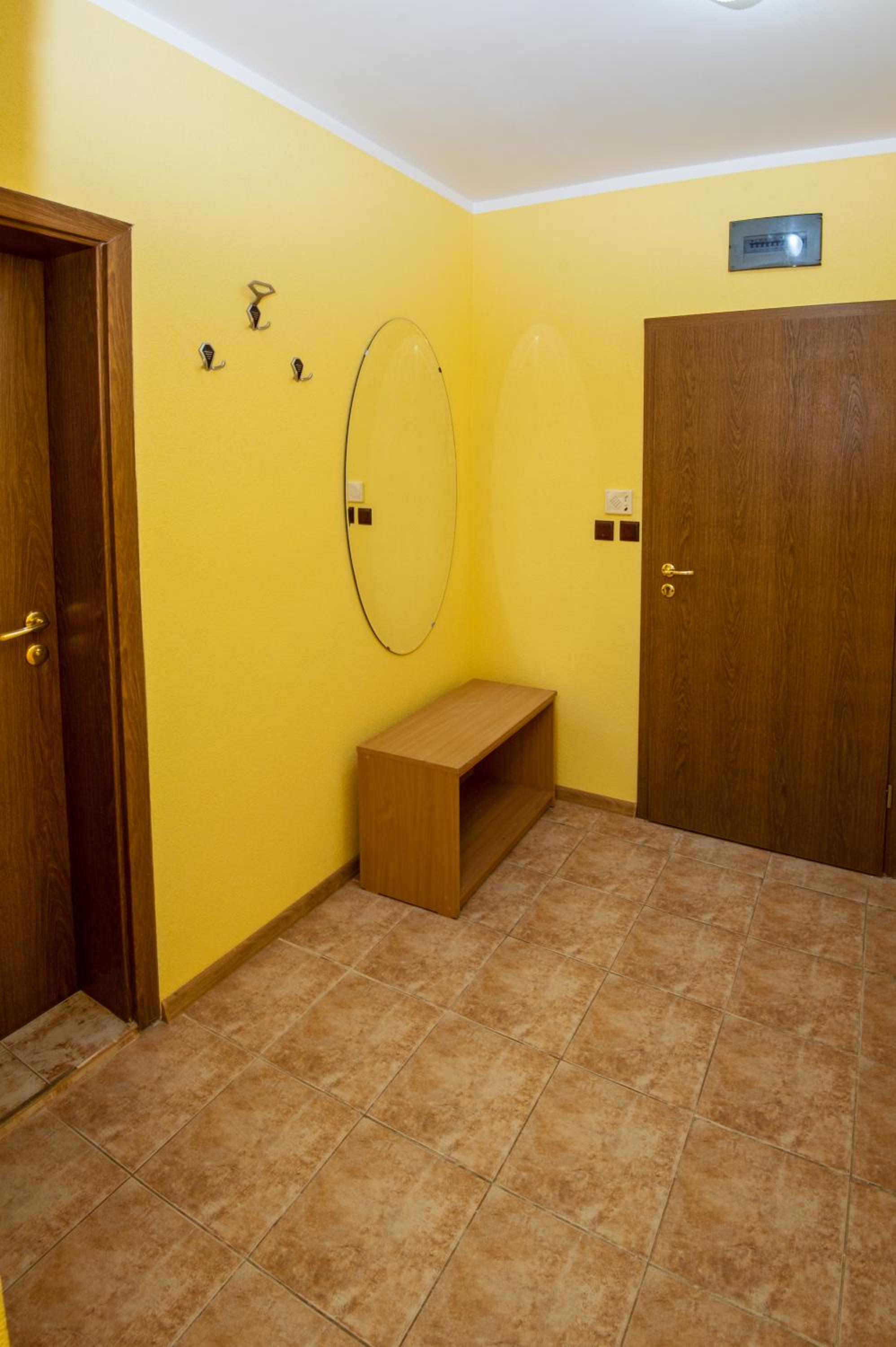 One-Bedroom Apartment - Photo 7