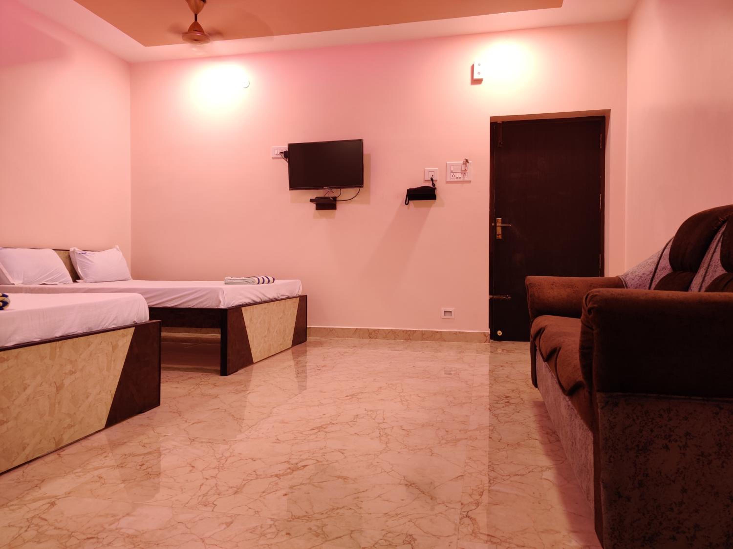 Deluxe Triple Room - Photo 4
