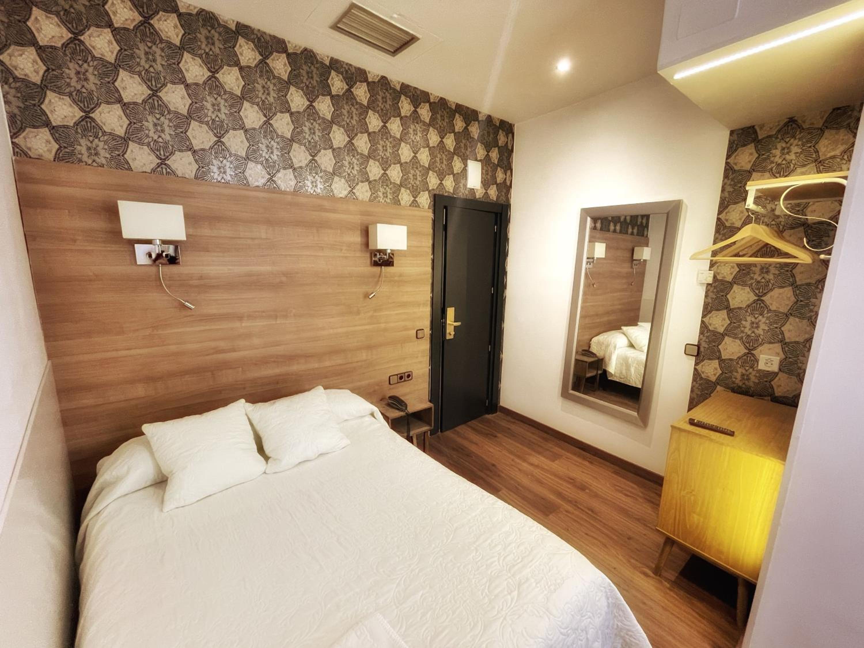 Single Room photo 2