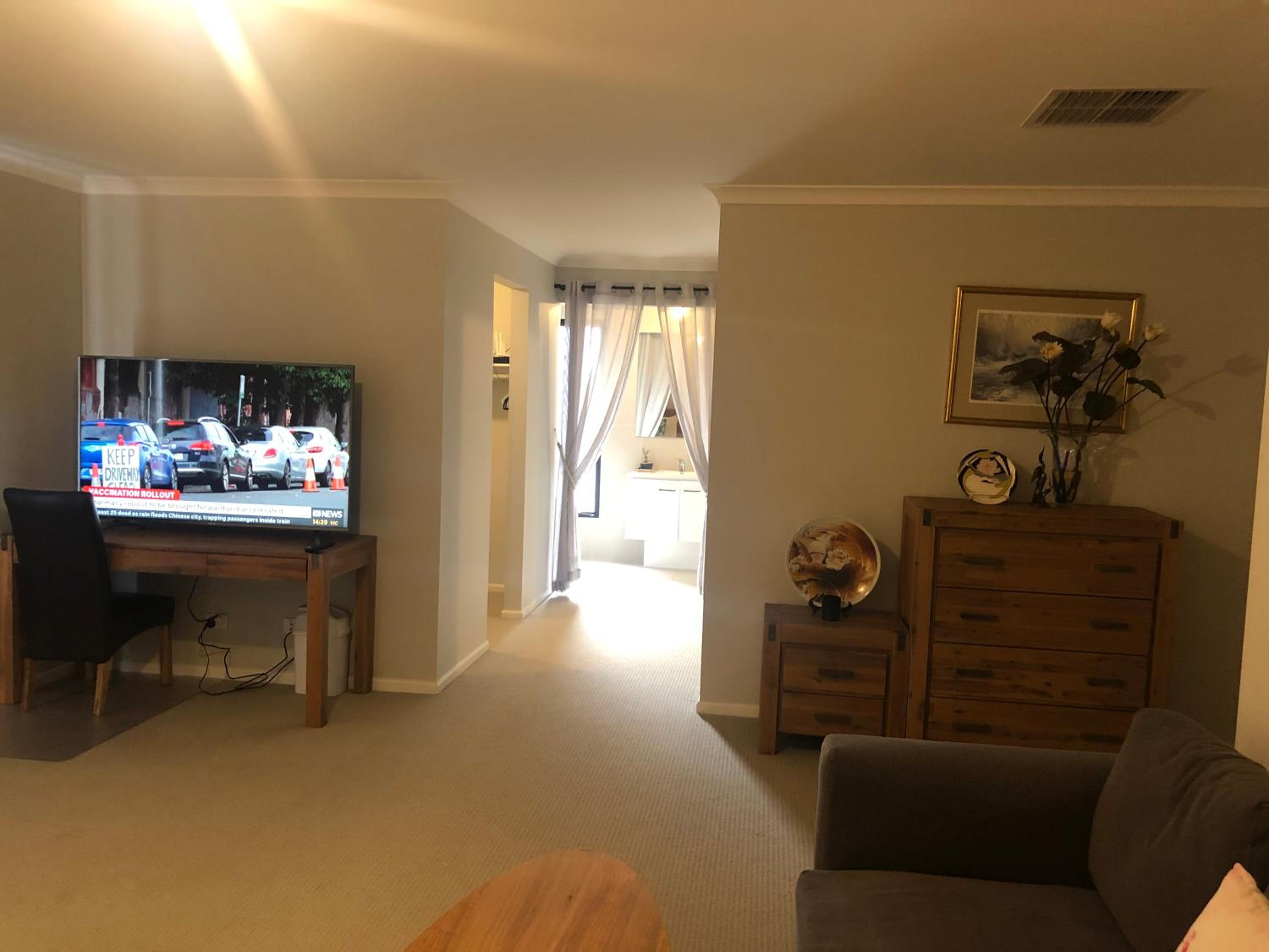 Superior King Room - Photo 5