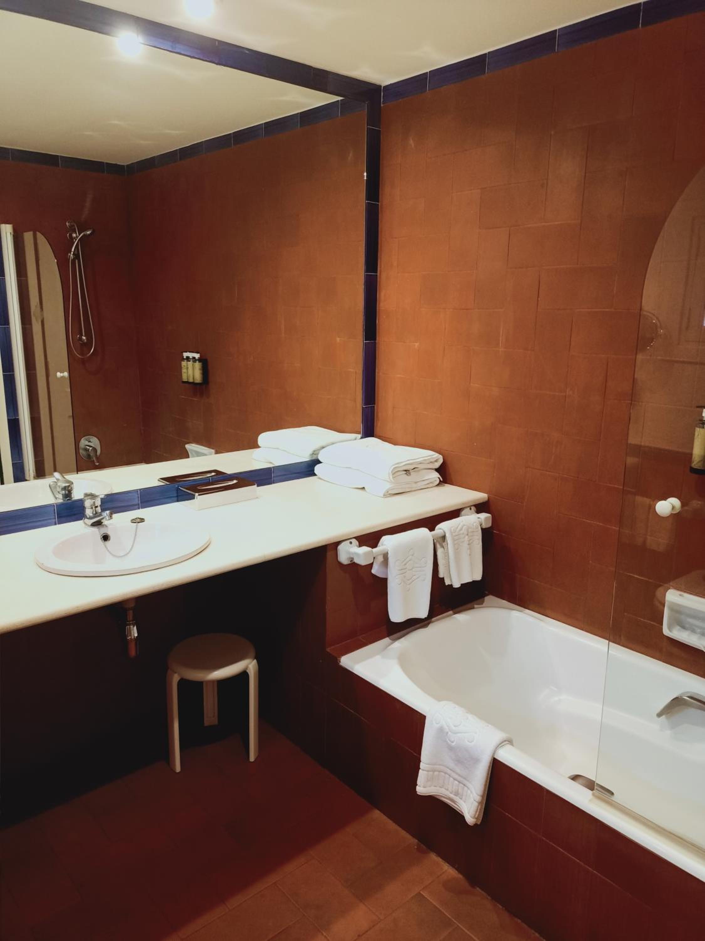 Standard Double Room - Photo 4