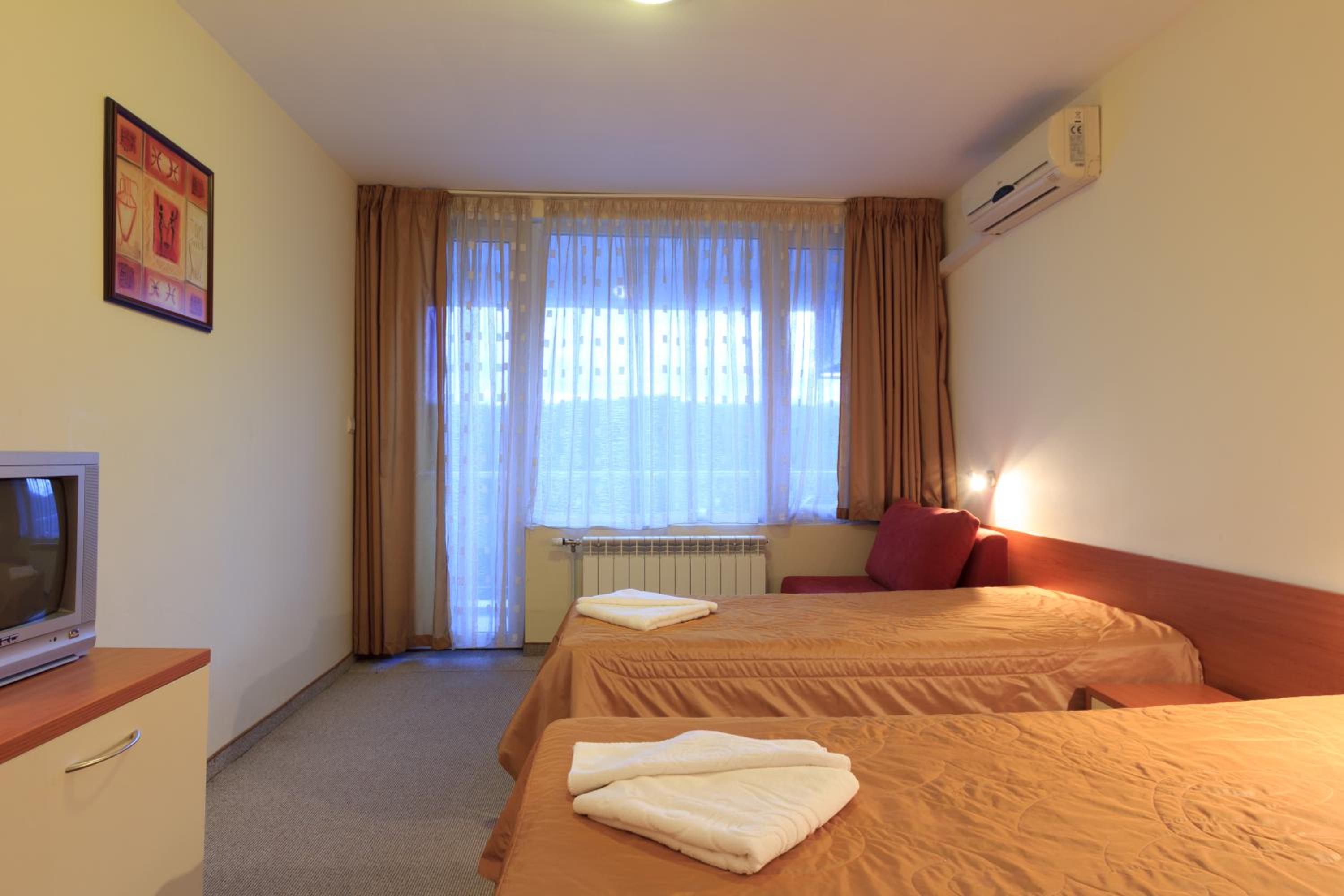 Twin Room with Balcony photo 3