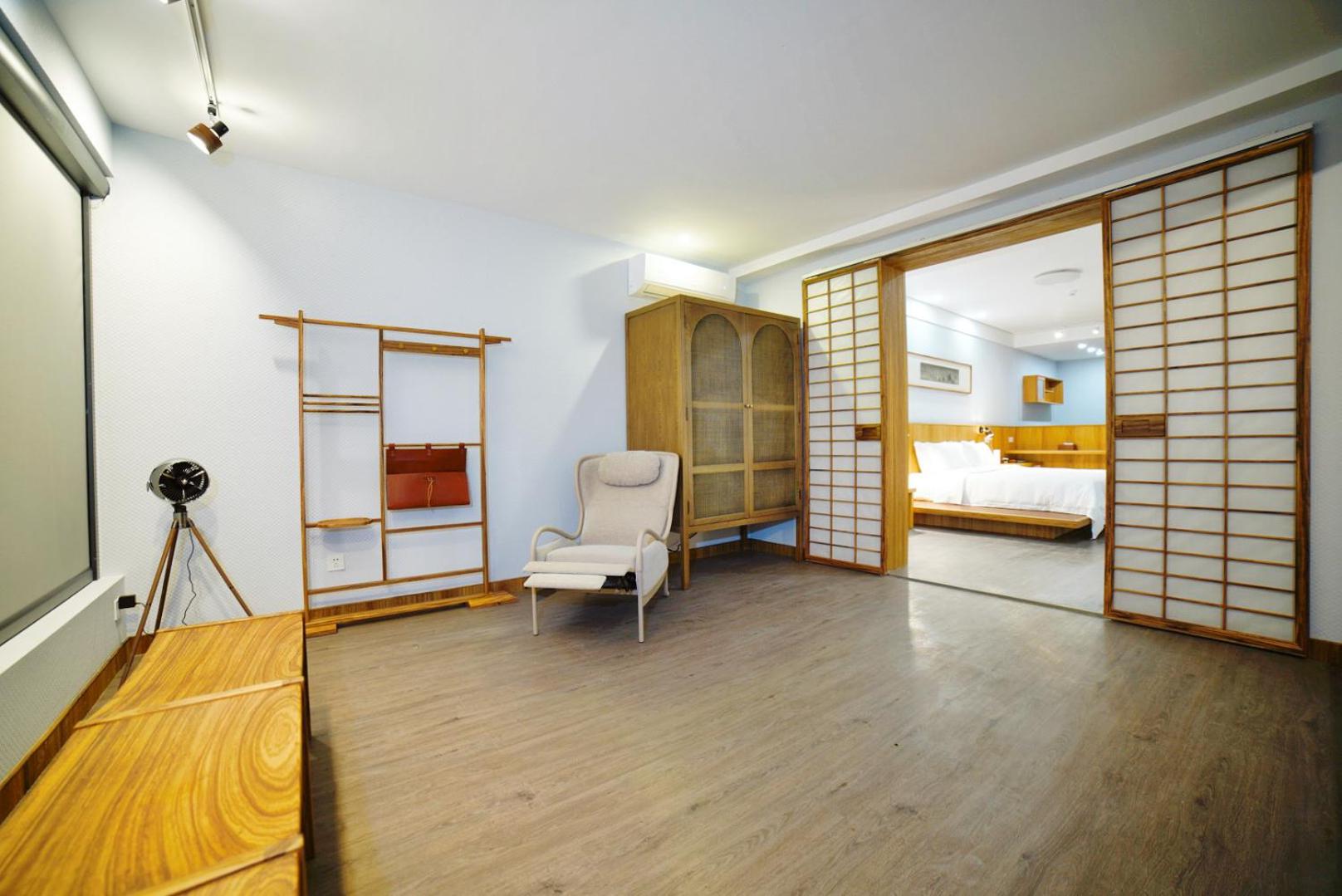 Family Room with Terrace photo 3
