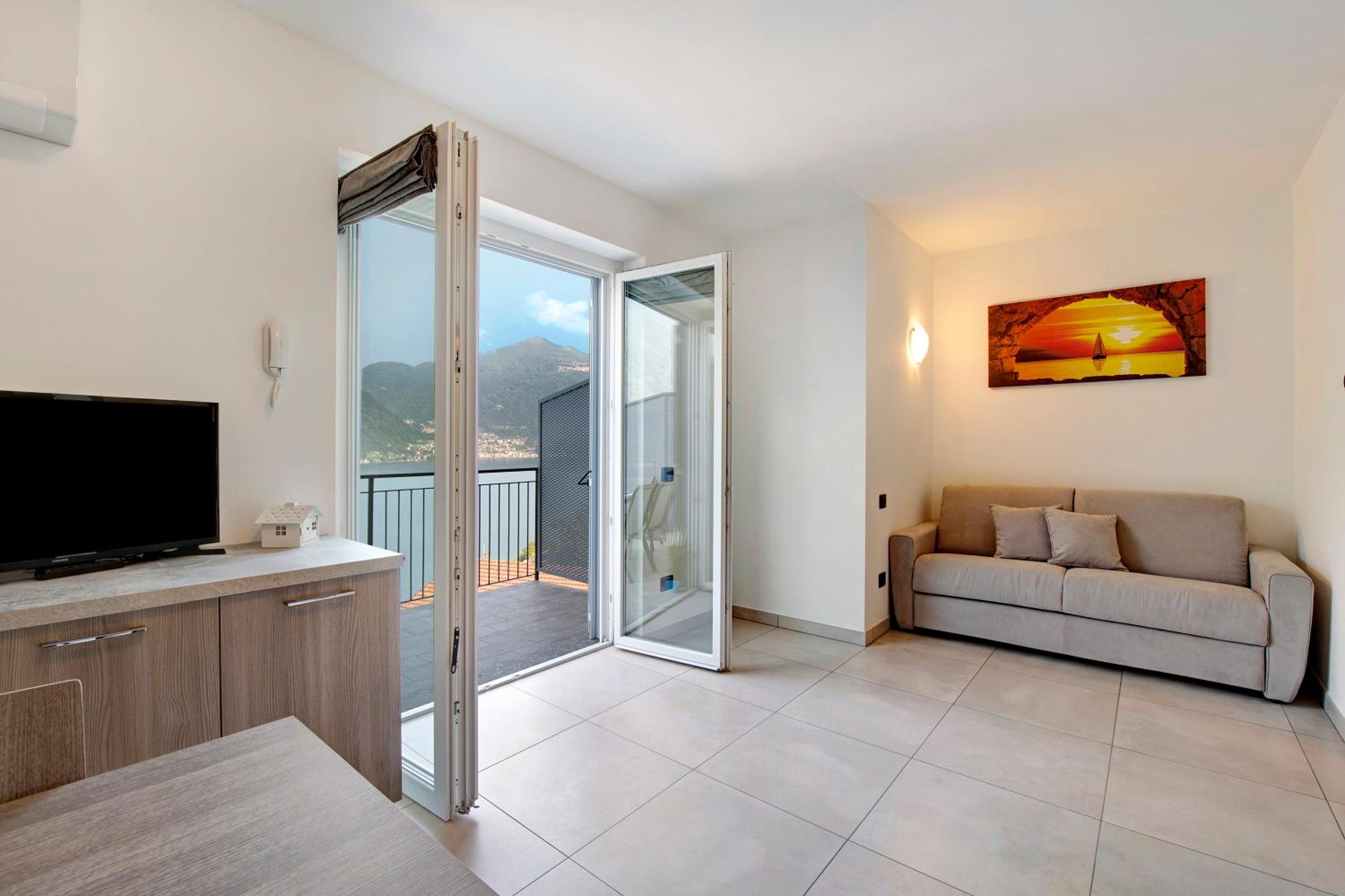 Superior One-Bedroom Apartment with Balcony photo 1