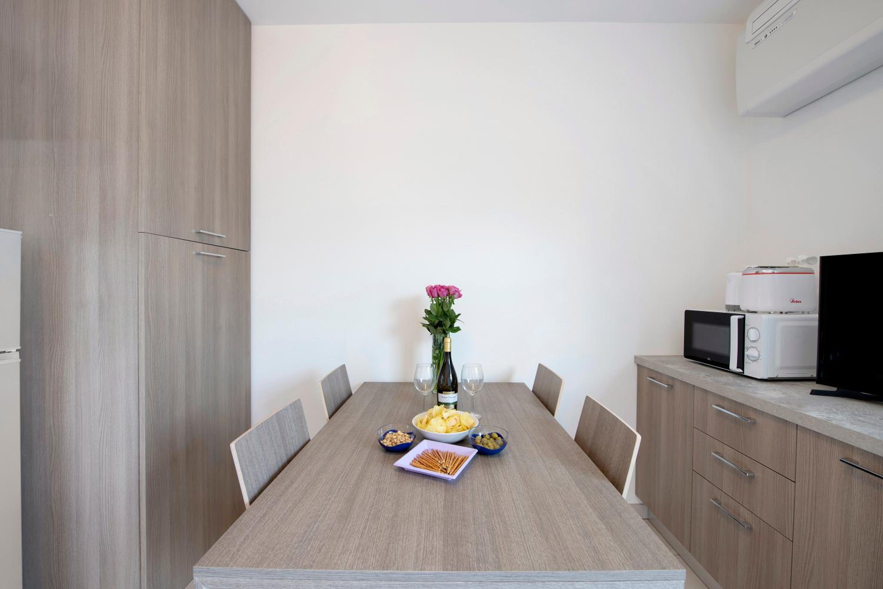 Superior One-Bedroom Apartment with Balcony photo 3