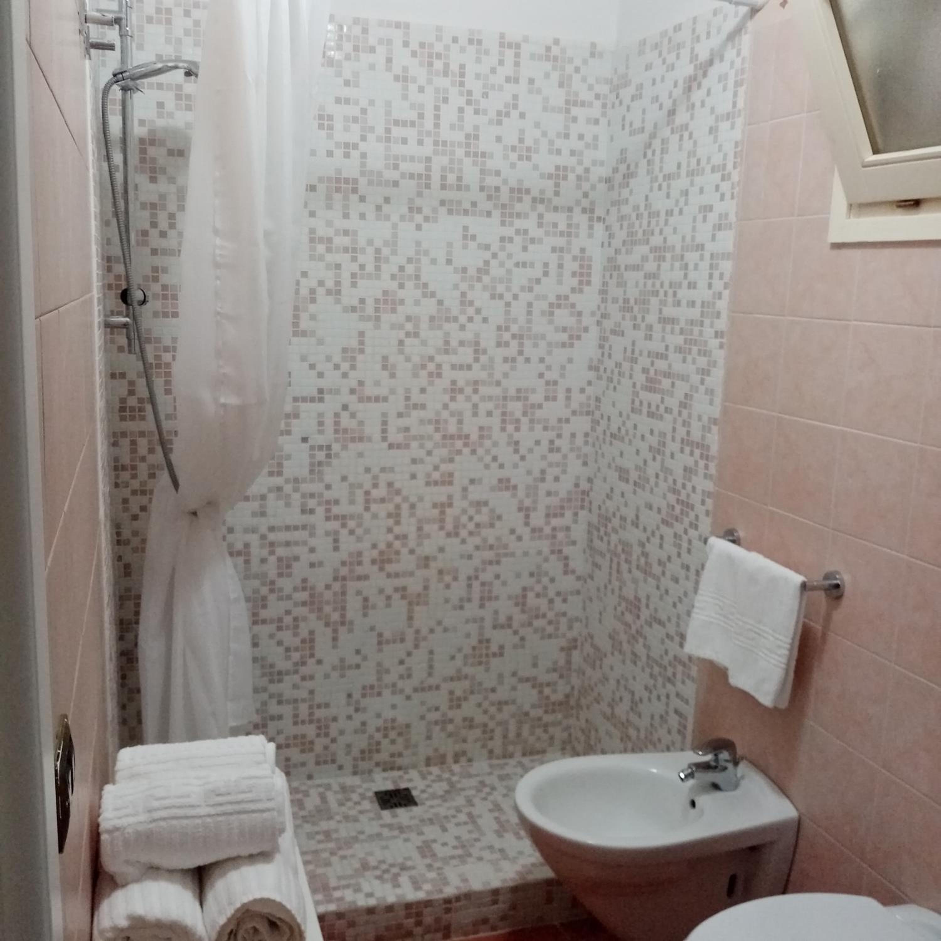 Deluxe Room - Photo 2