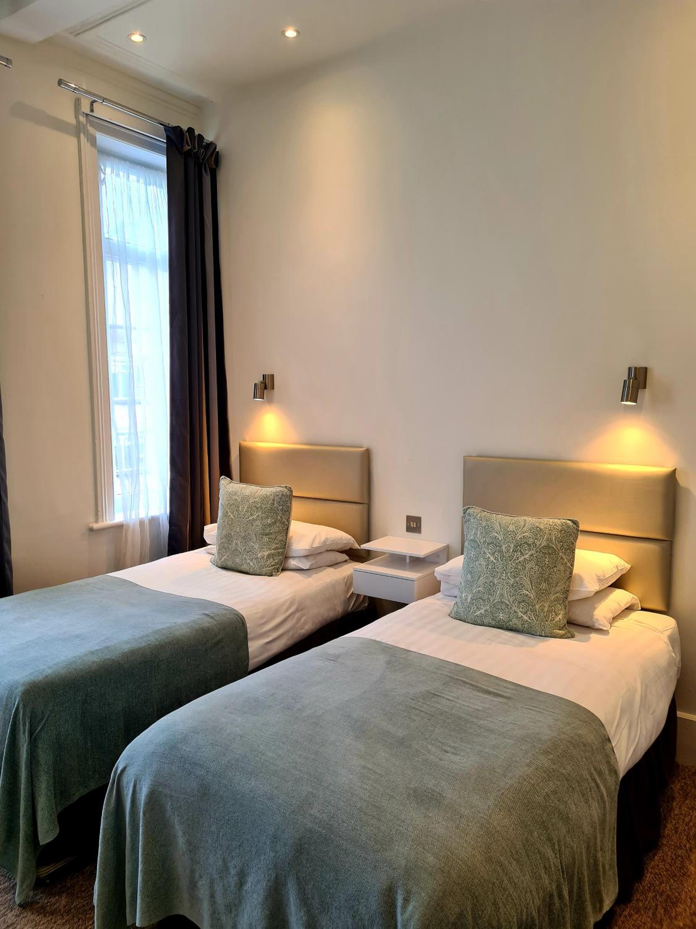Twin Room photo 2
