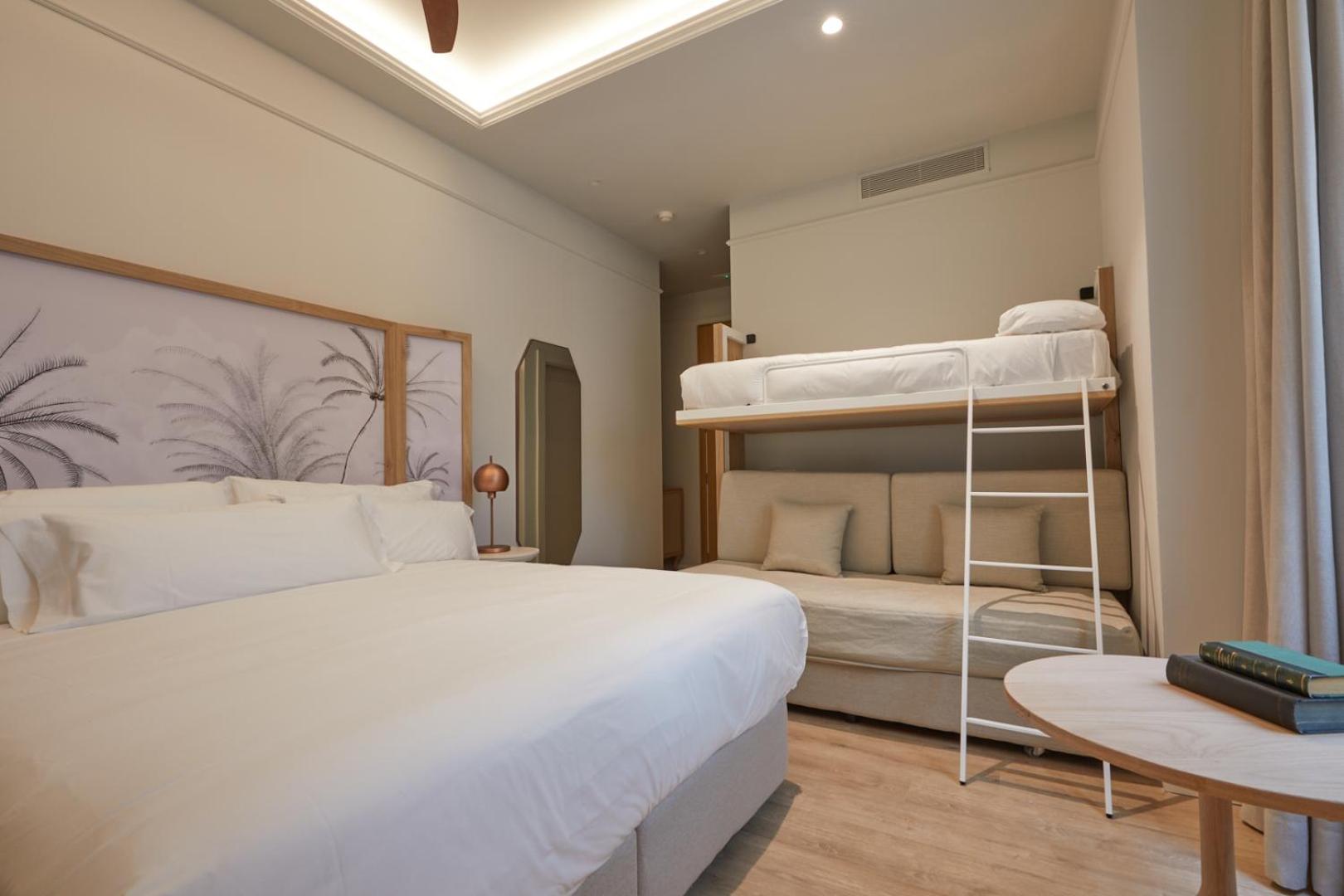 Quadruple Room - Photo 1