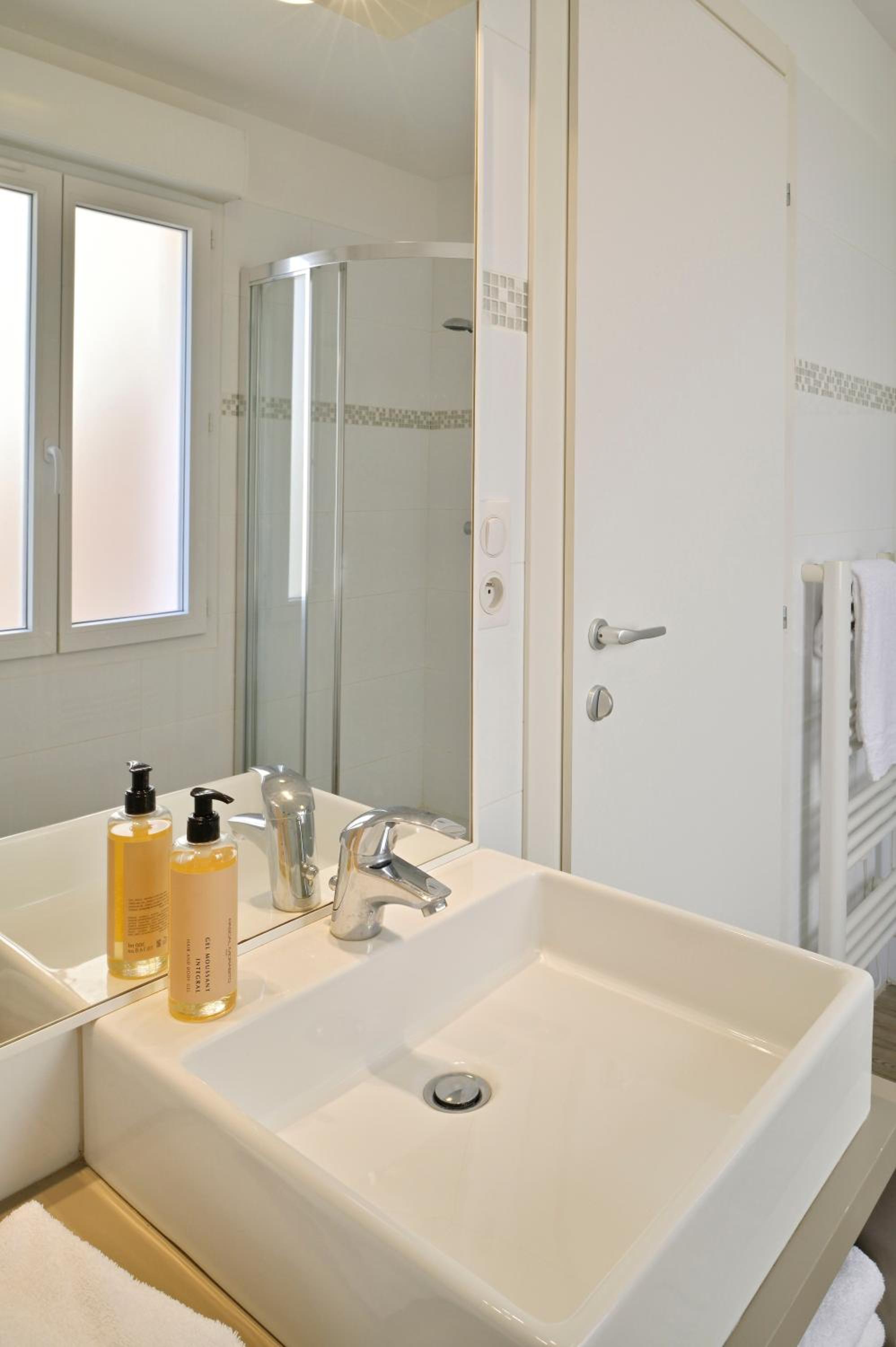Apartment with Sea View - Photo 1