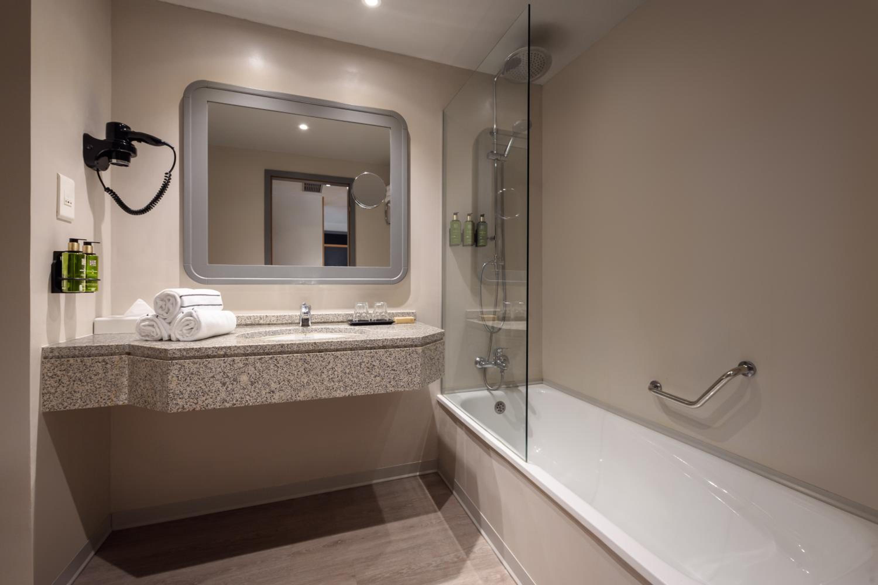 Premium Double Room with City View photo 3
