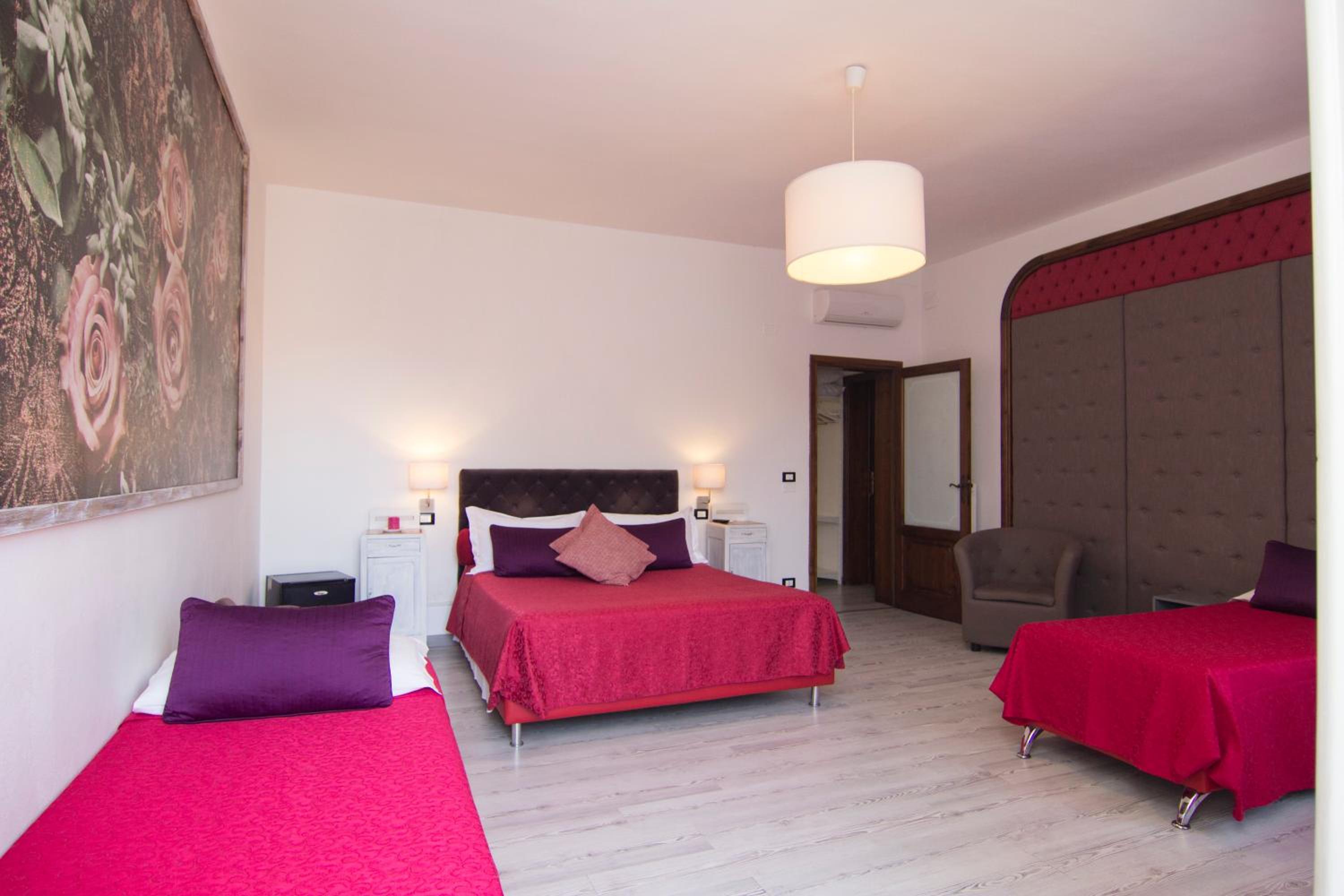Quadruple Room with Terrace photo 3