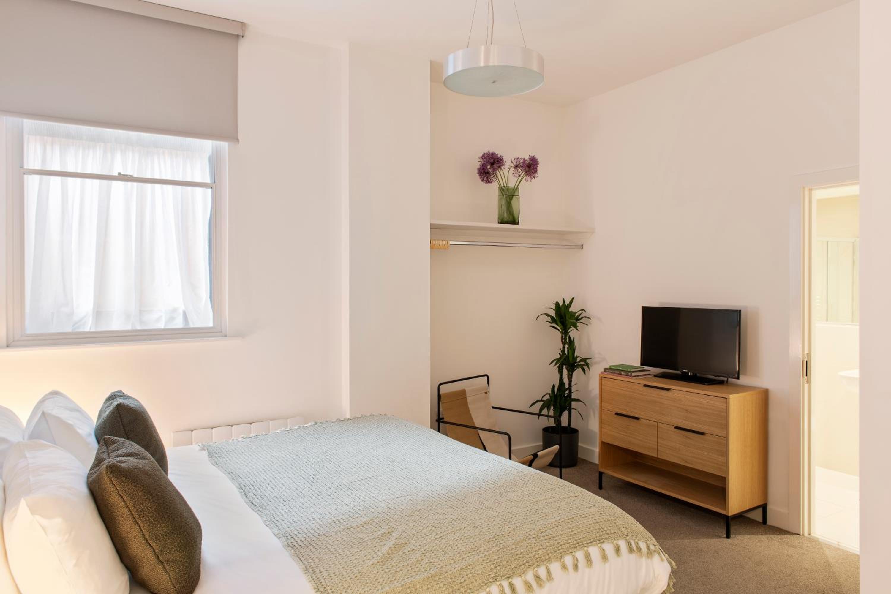 Two-Bedroom Apartment photo 2