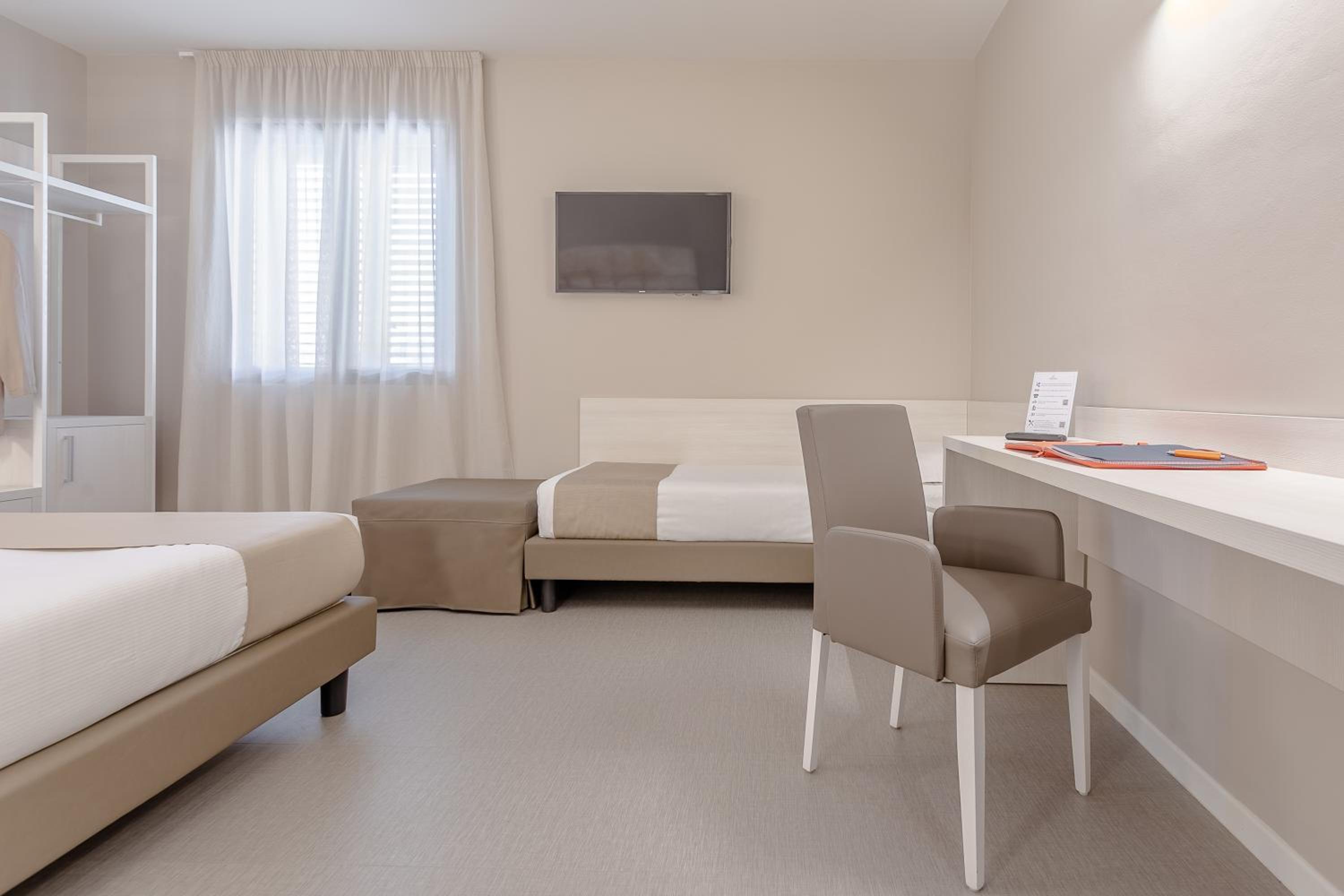 Superior Triple Room - Photo 3