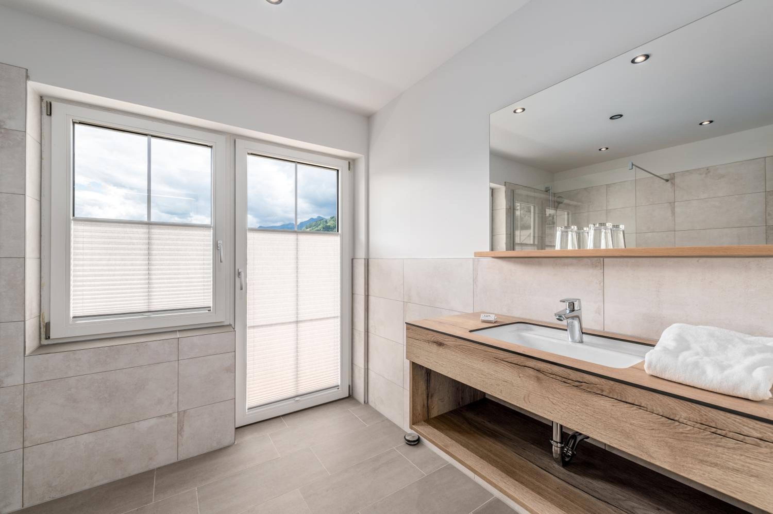 Double Room with Balcony - Photo 22