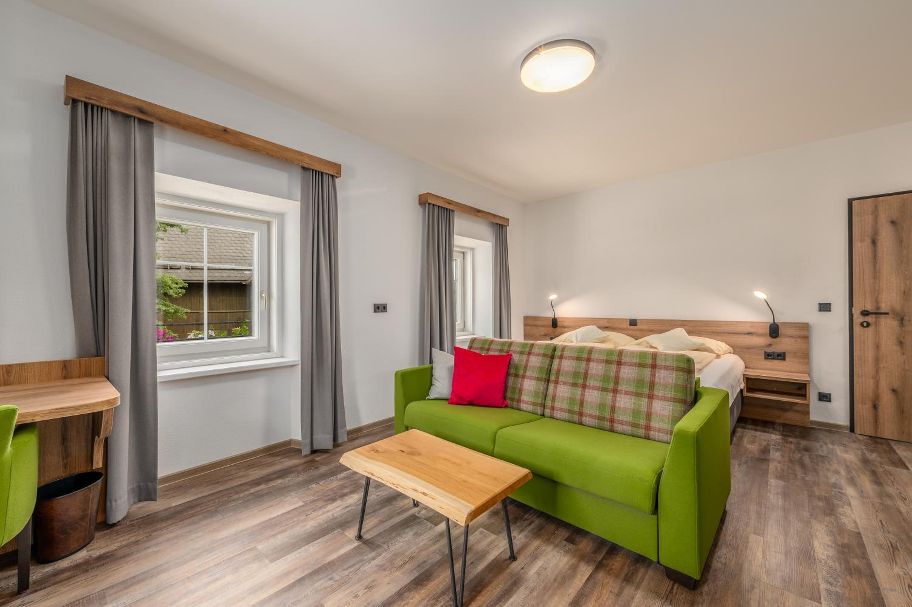 Double Room with Balcony - Photo 4