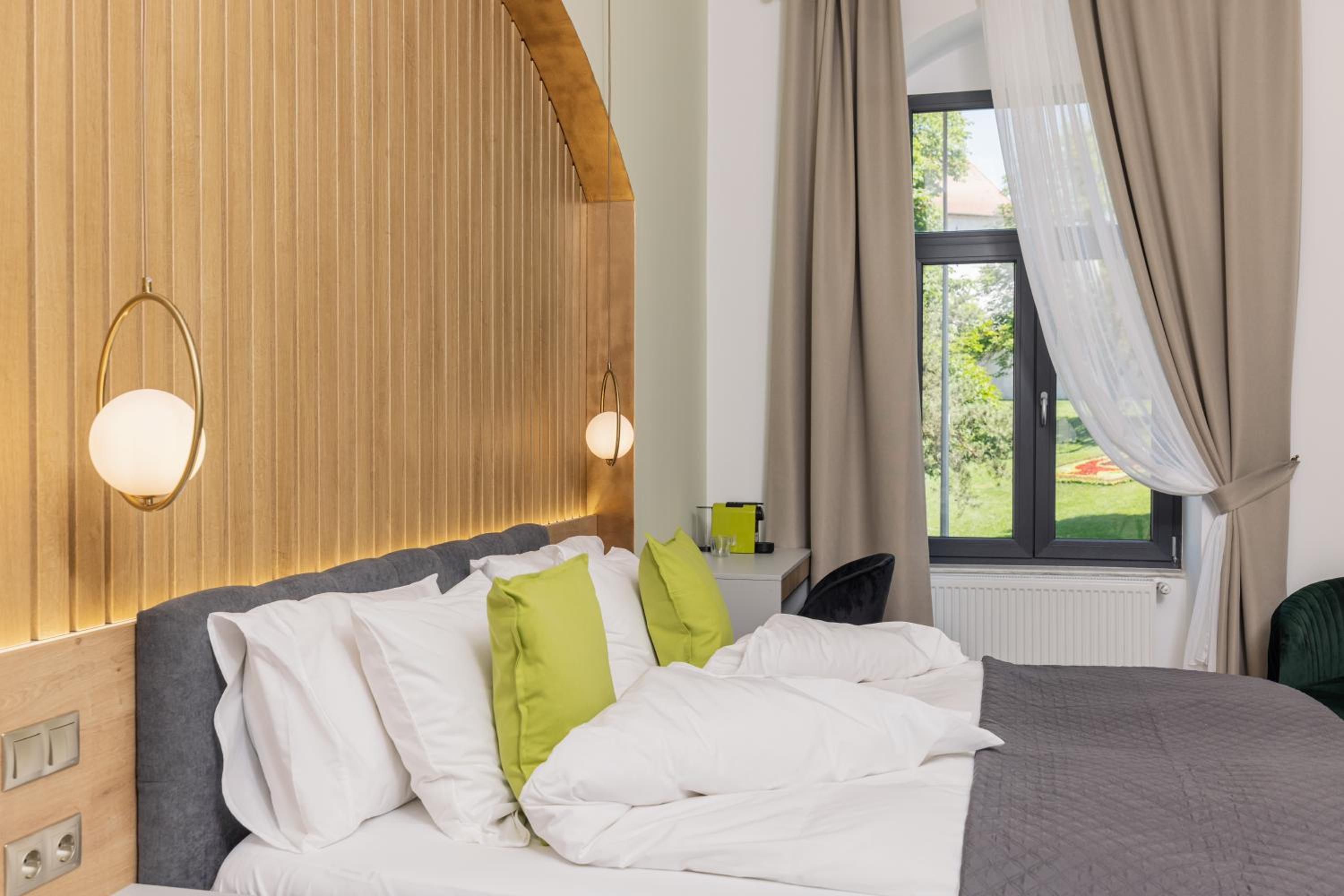 Deluxe Double Room with Castle View