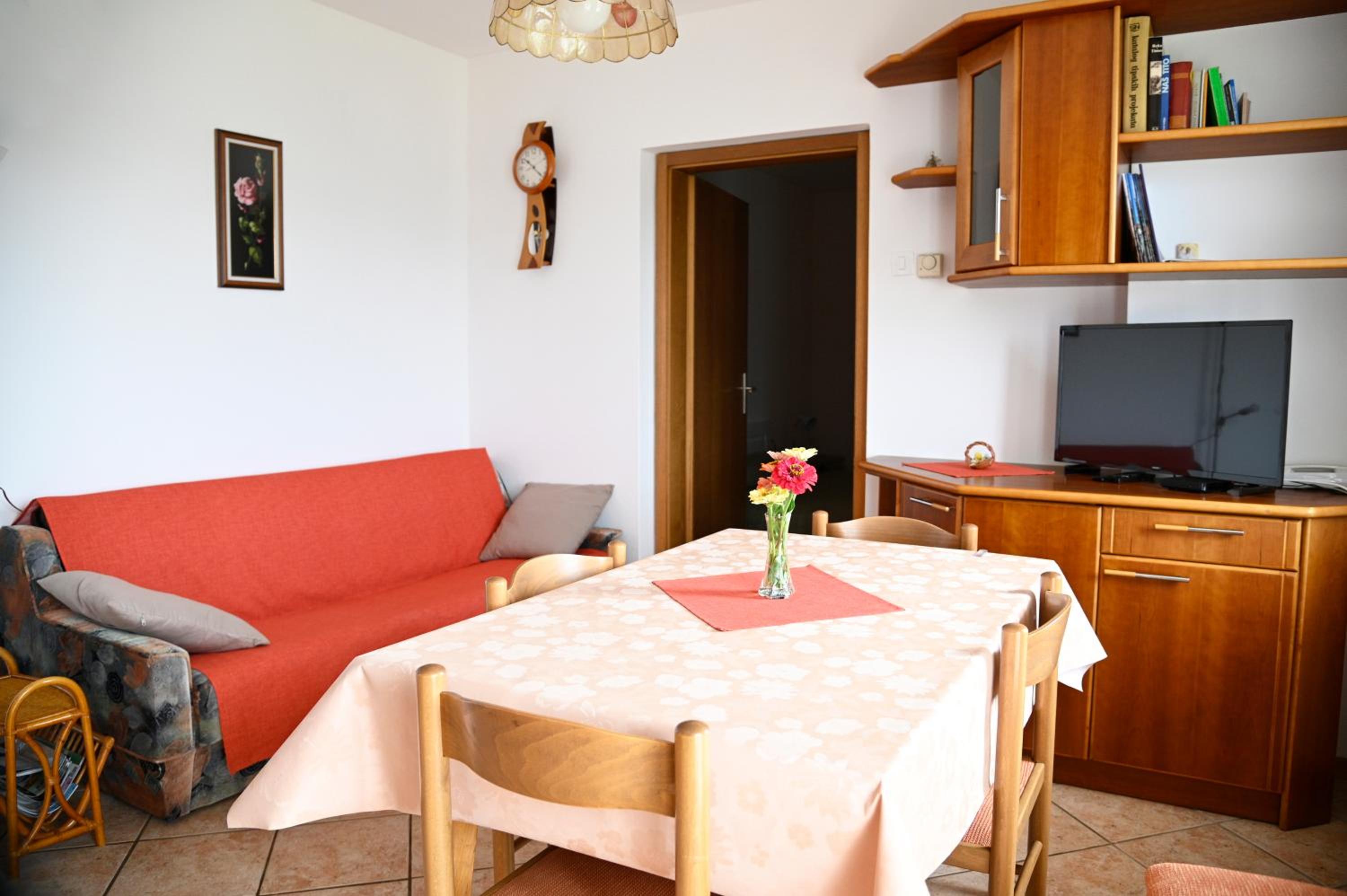 Three-Bedroom Apartment - Photo 20