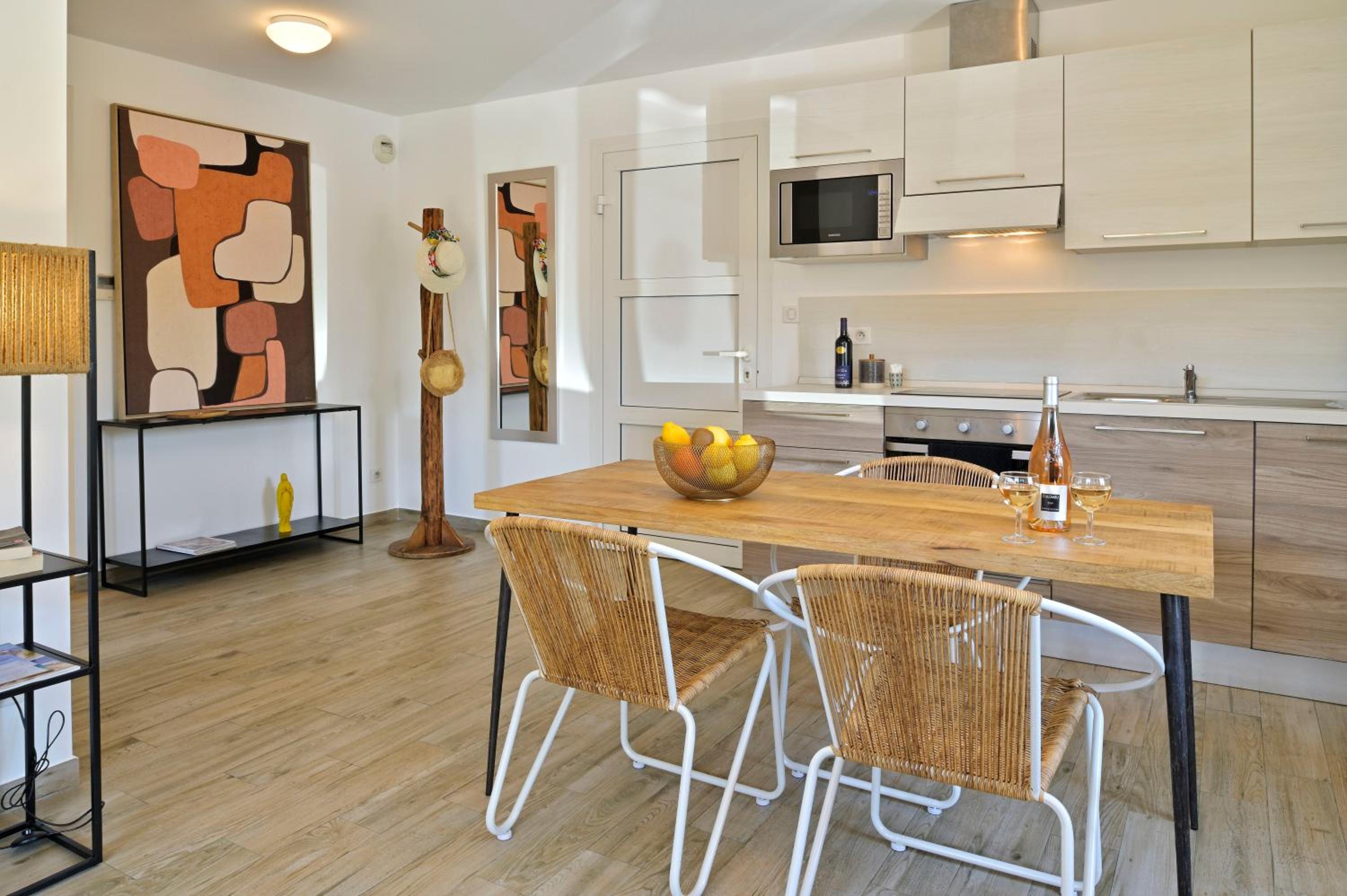 Apartment - Photo 4