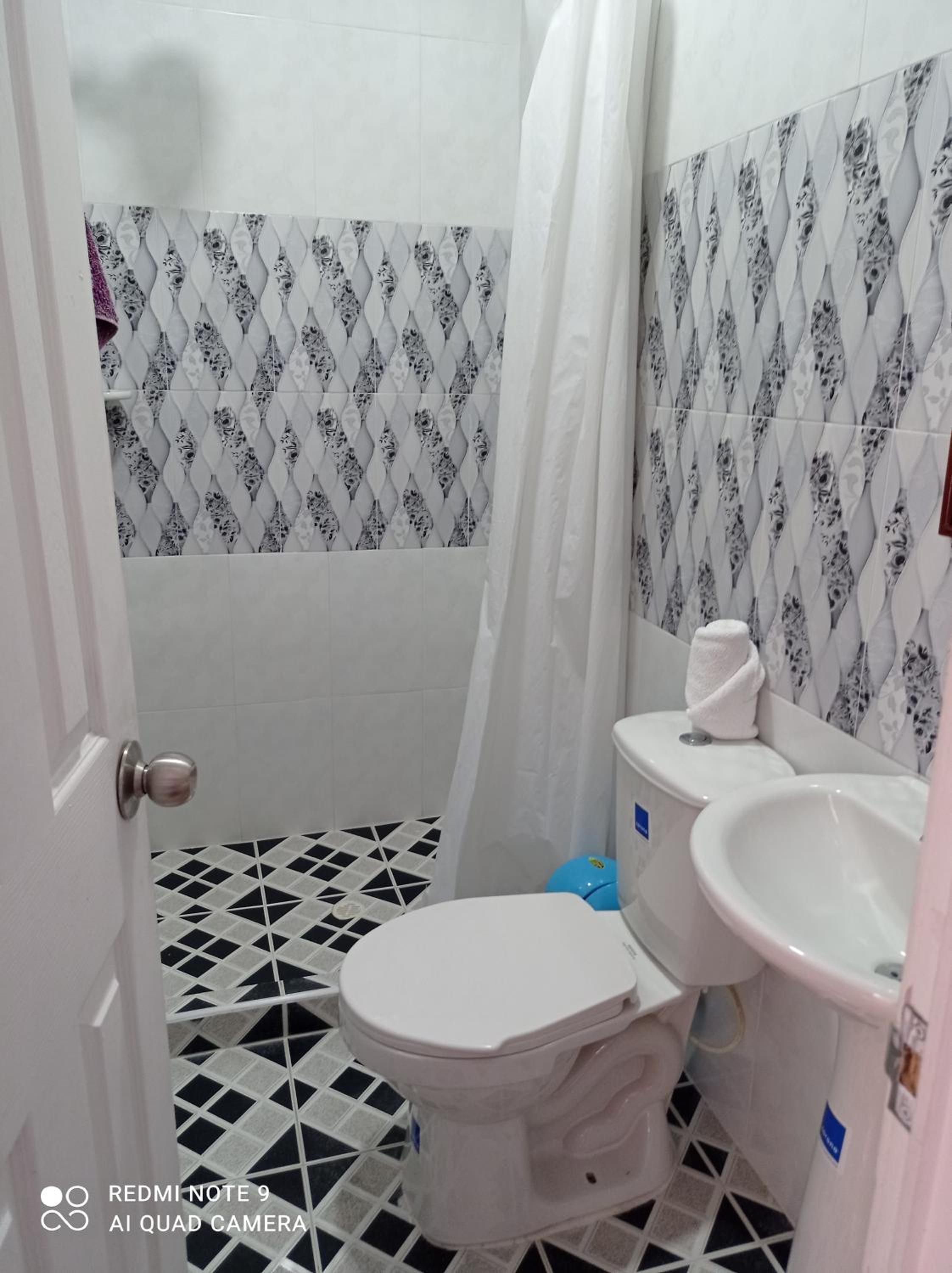Twin Room with Private Bathroom photo 2