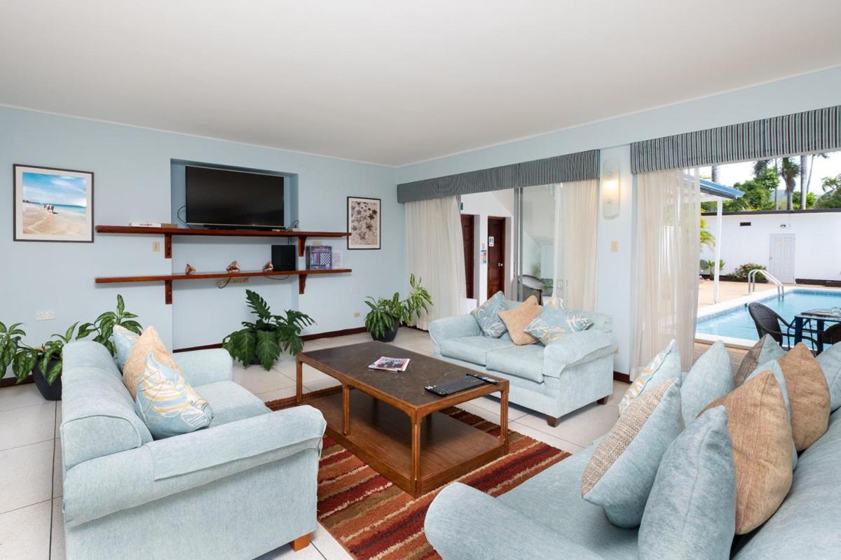 Villa - Beach Front photo 1