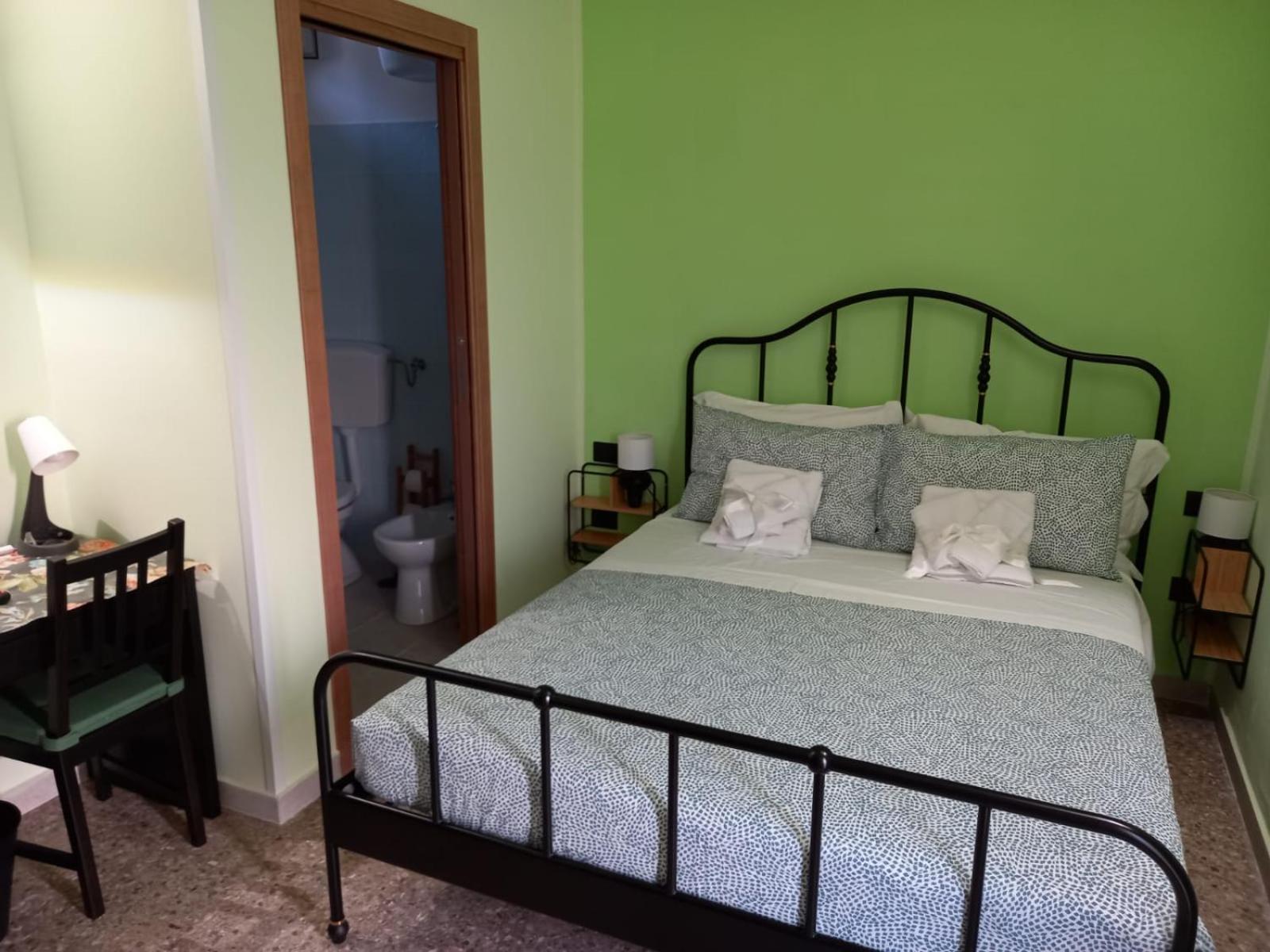 Double Room with Private Bathroom photo 1