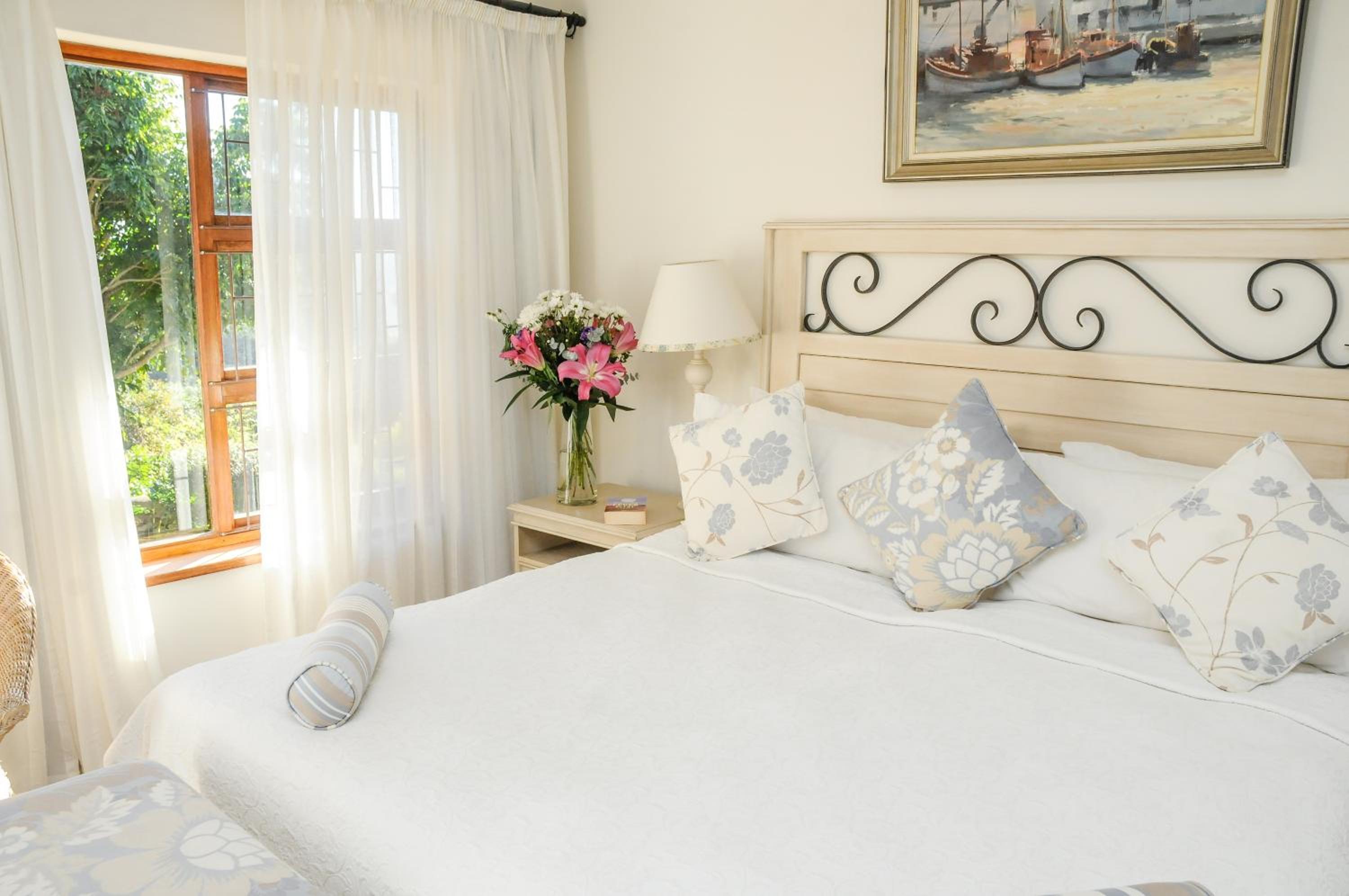Standard Suite with Garden View - 4 photo 2