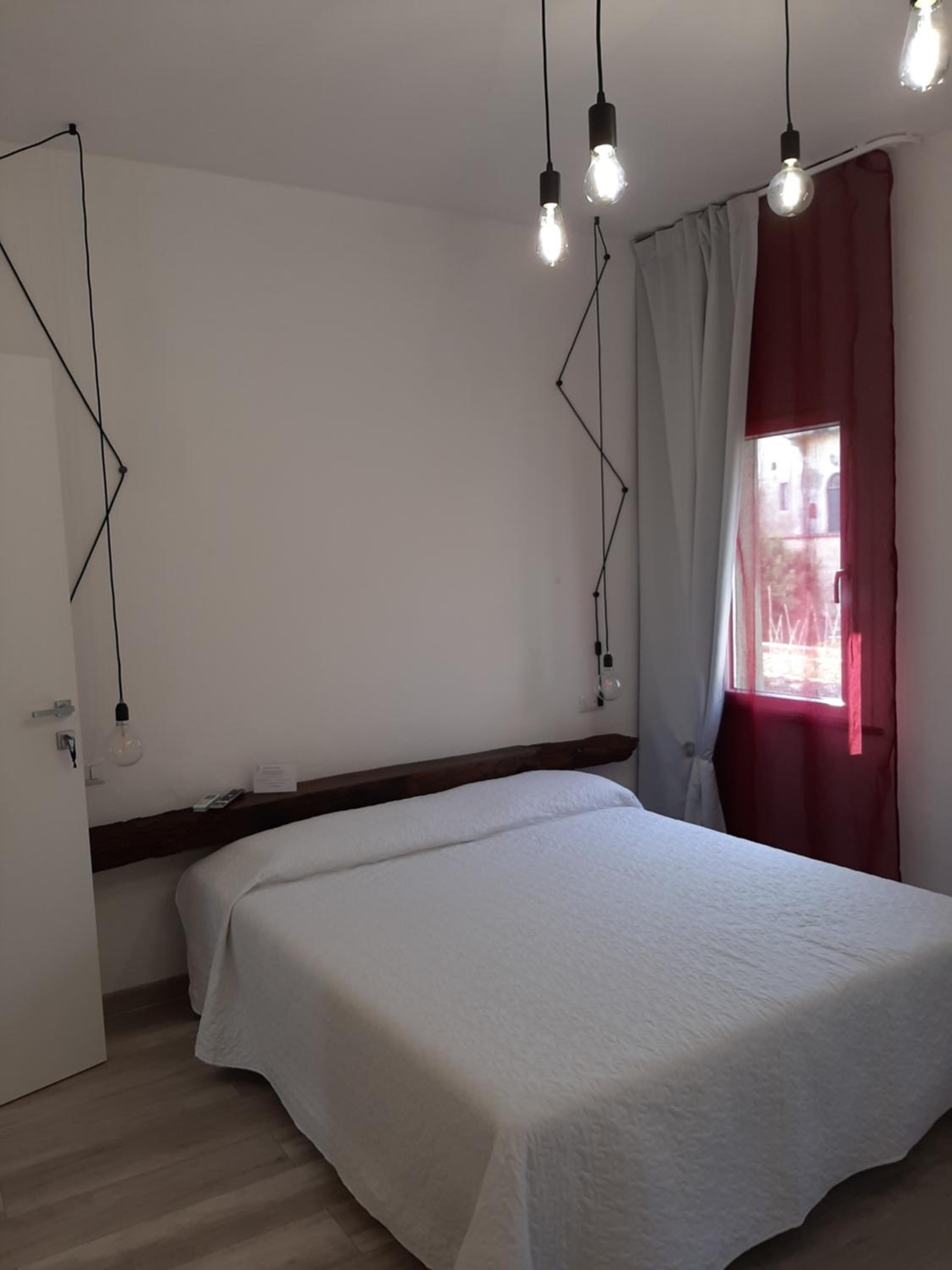Double Room - Photo 7
