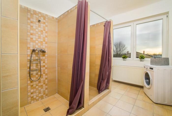 Twin Room with Shared Bathroom photo 3