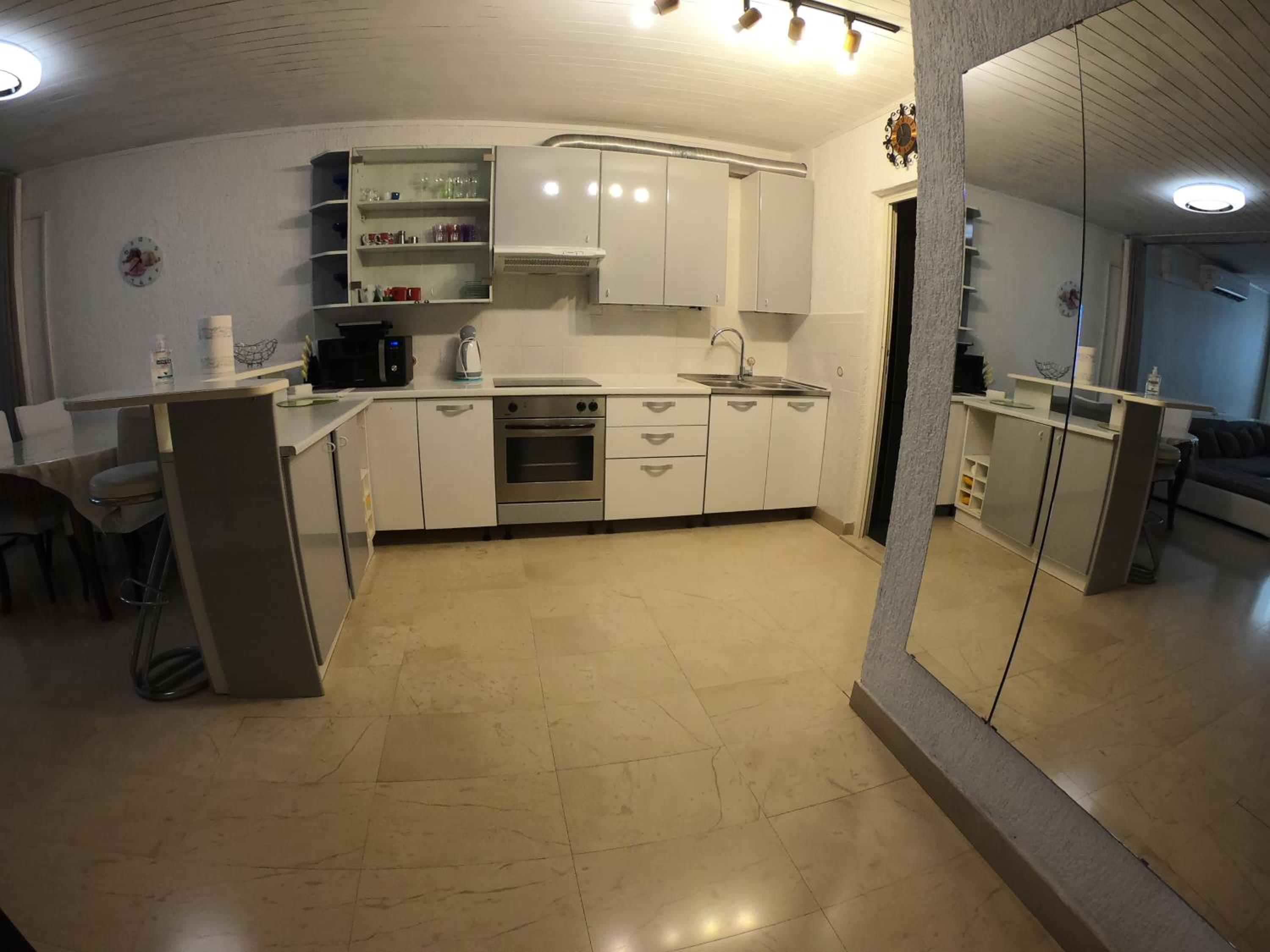 Apartment with Sea View - Photo 18