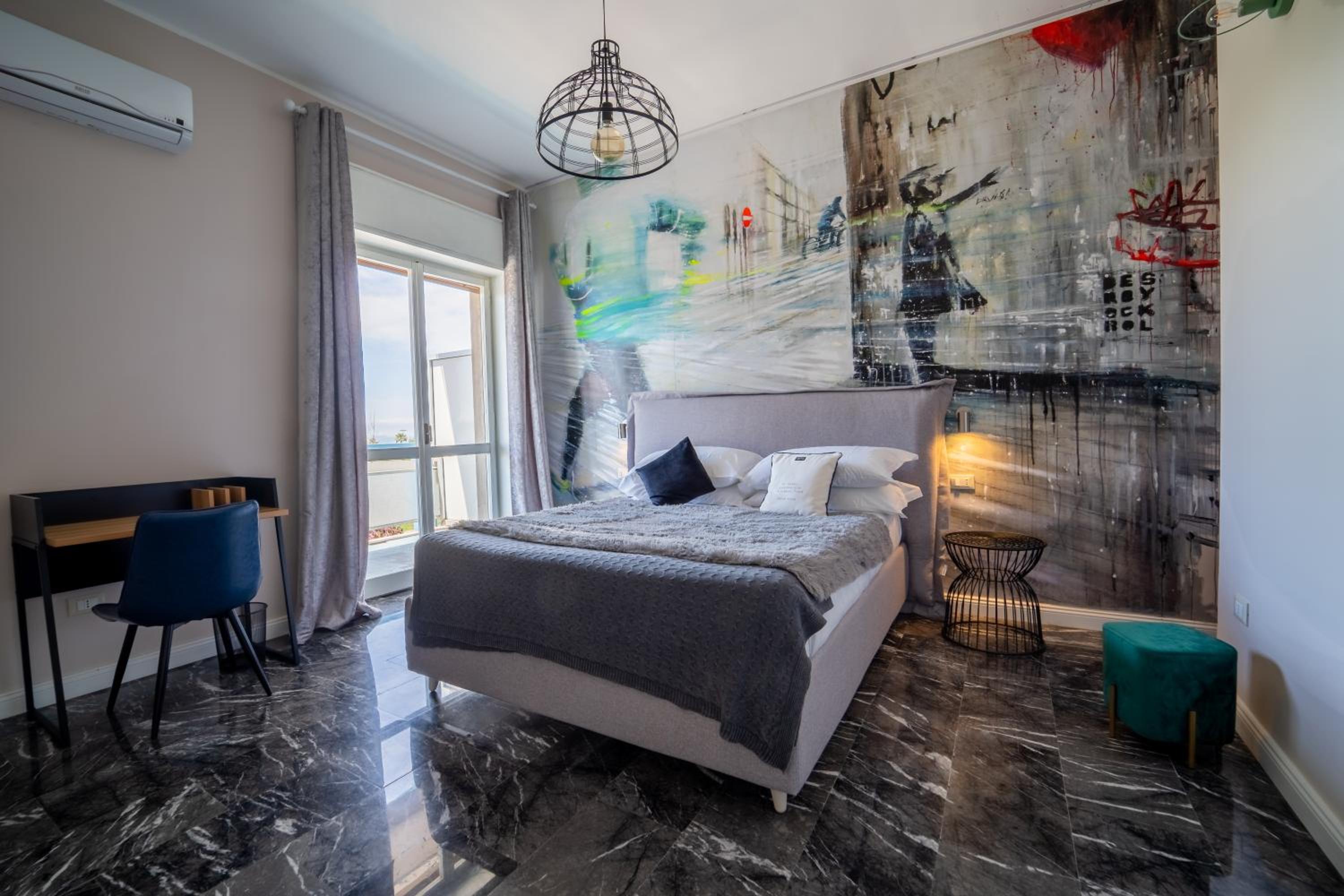 Apartment with Shower