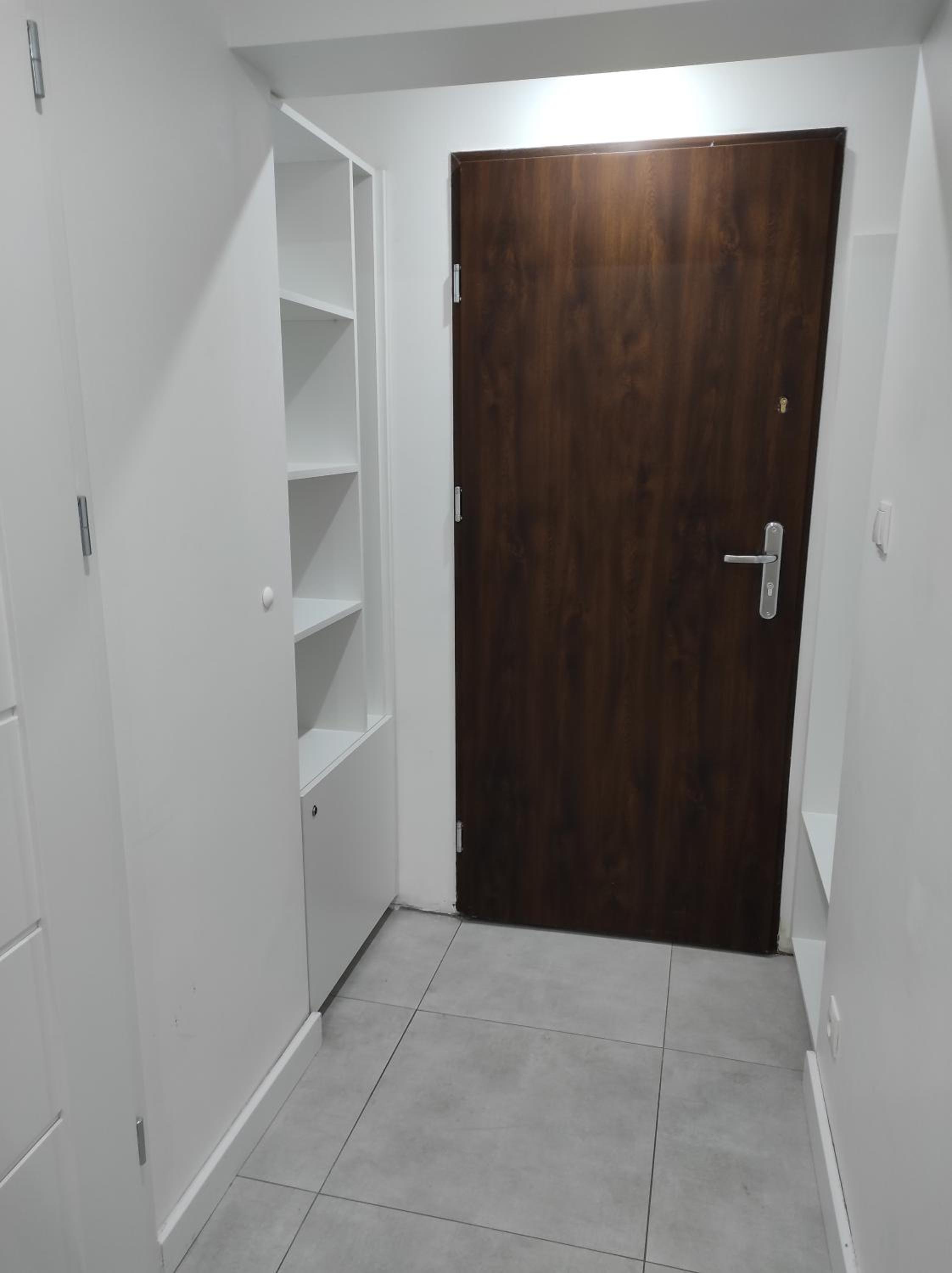 One-Bedroom Apartment - Photo 1
