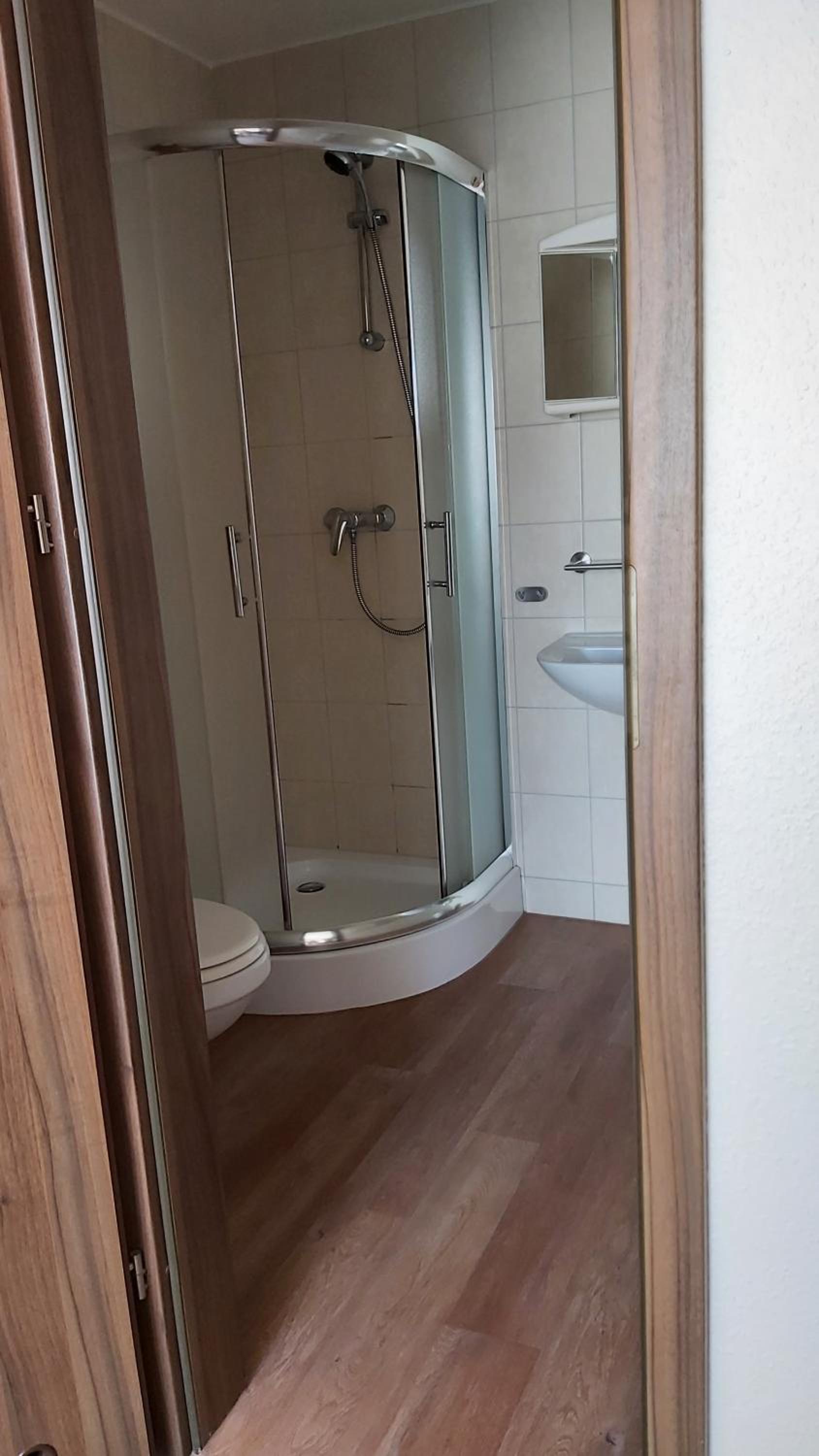Twin Room with Private Bathroom photo 3
