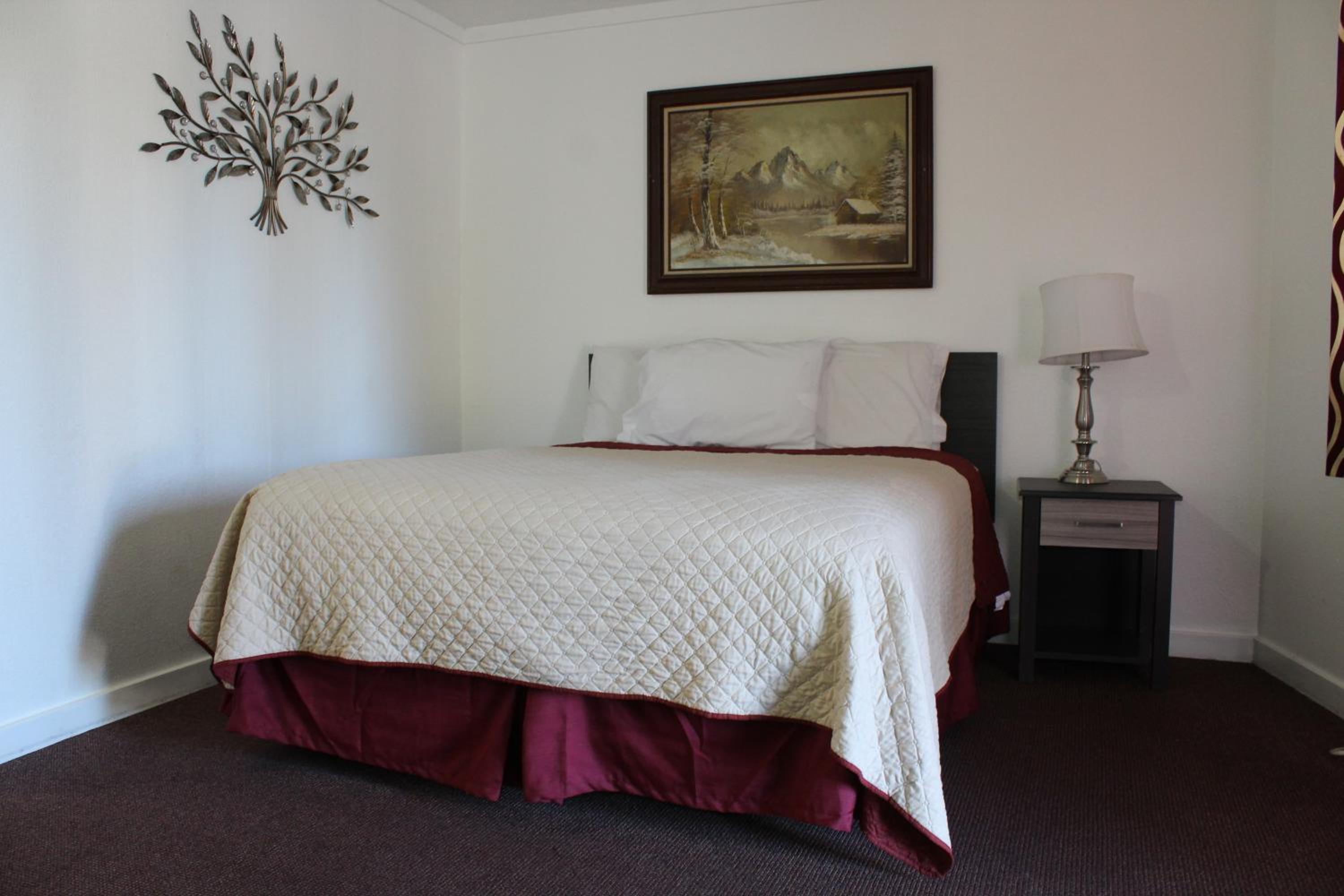 Queen Room - Photo 1
