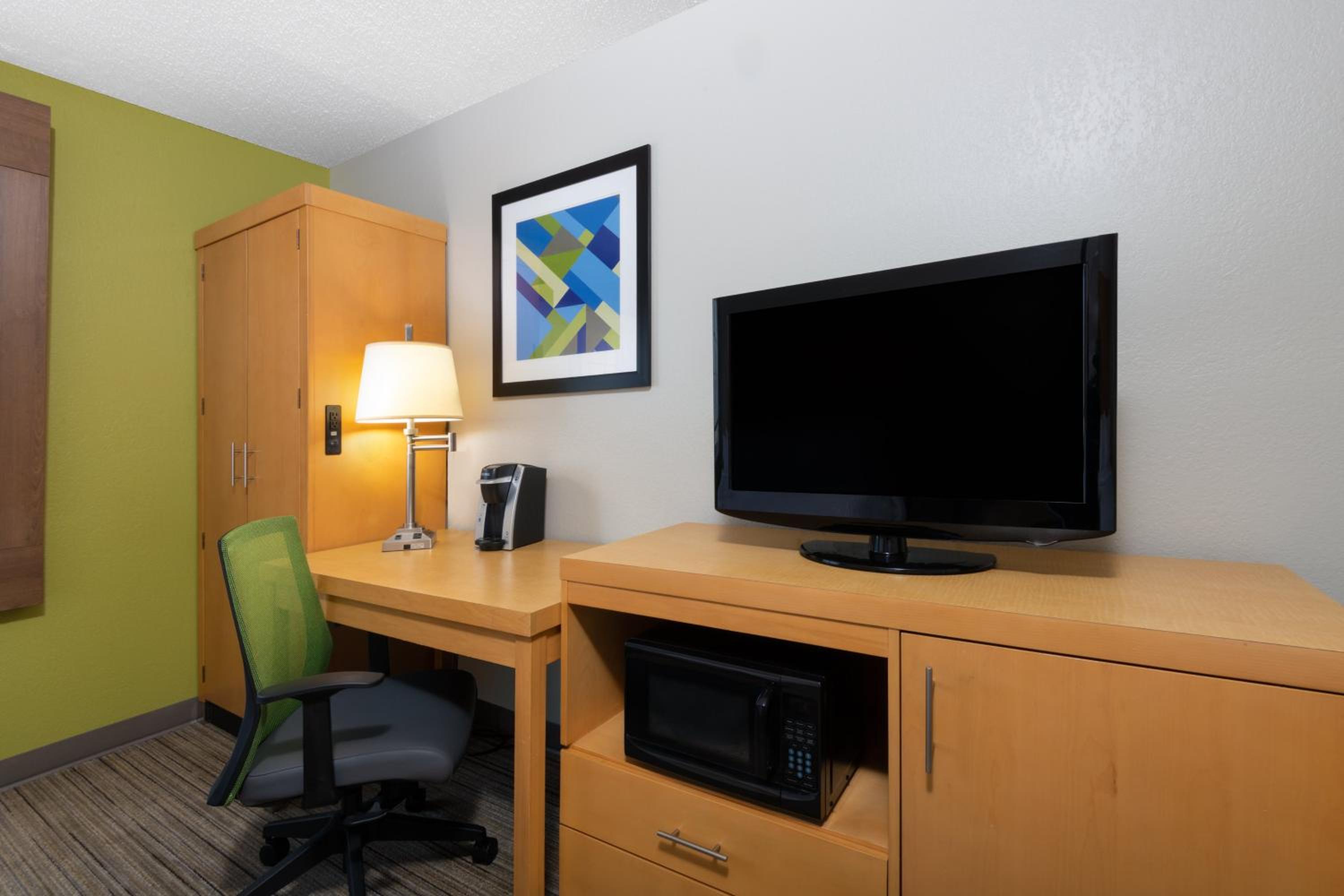 Holiday Inn Express & Suites Wheat Ridge-Denver West by IHG