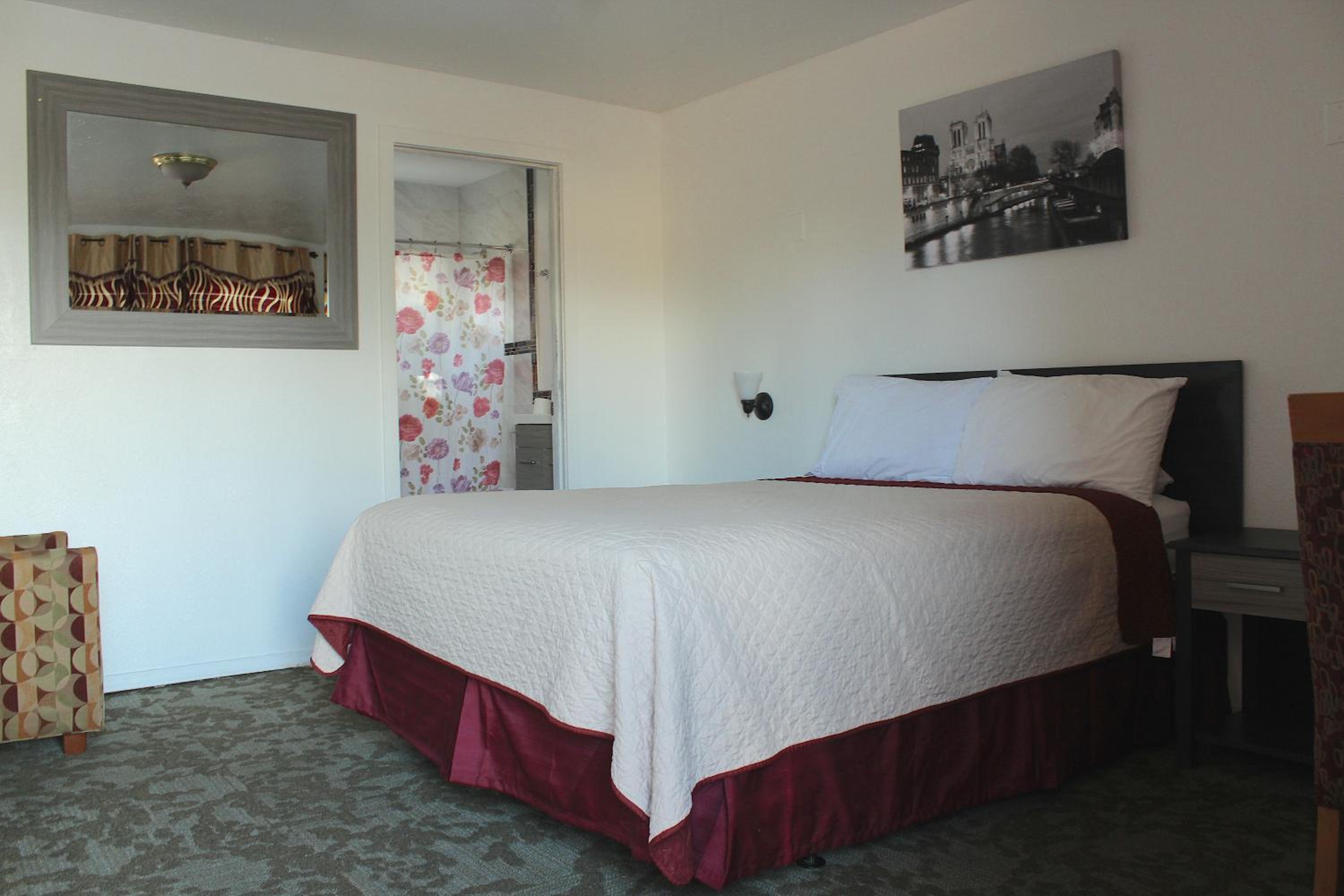 Queen Room - Photo 3