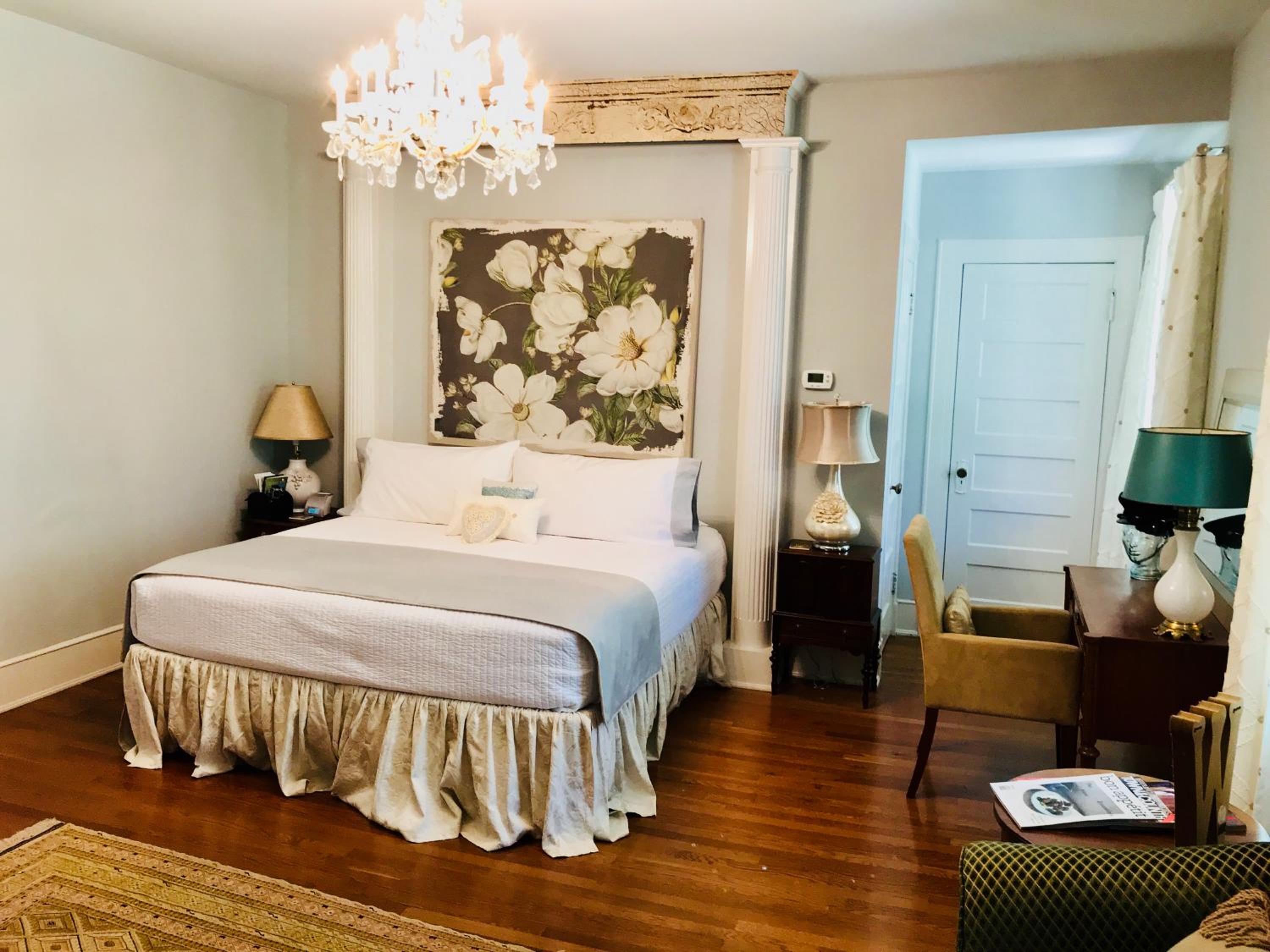 Deluxe King Room photo 2