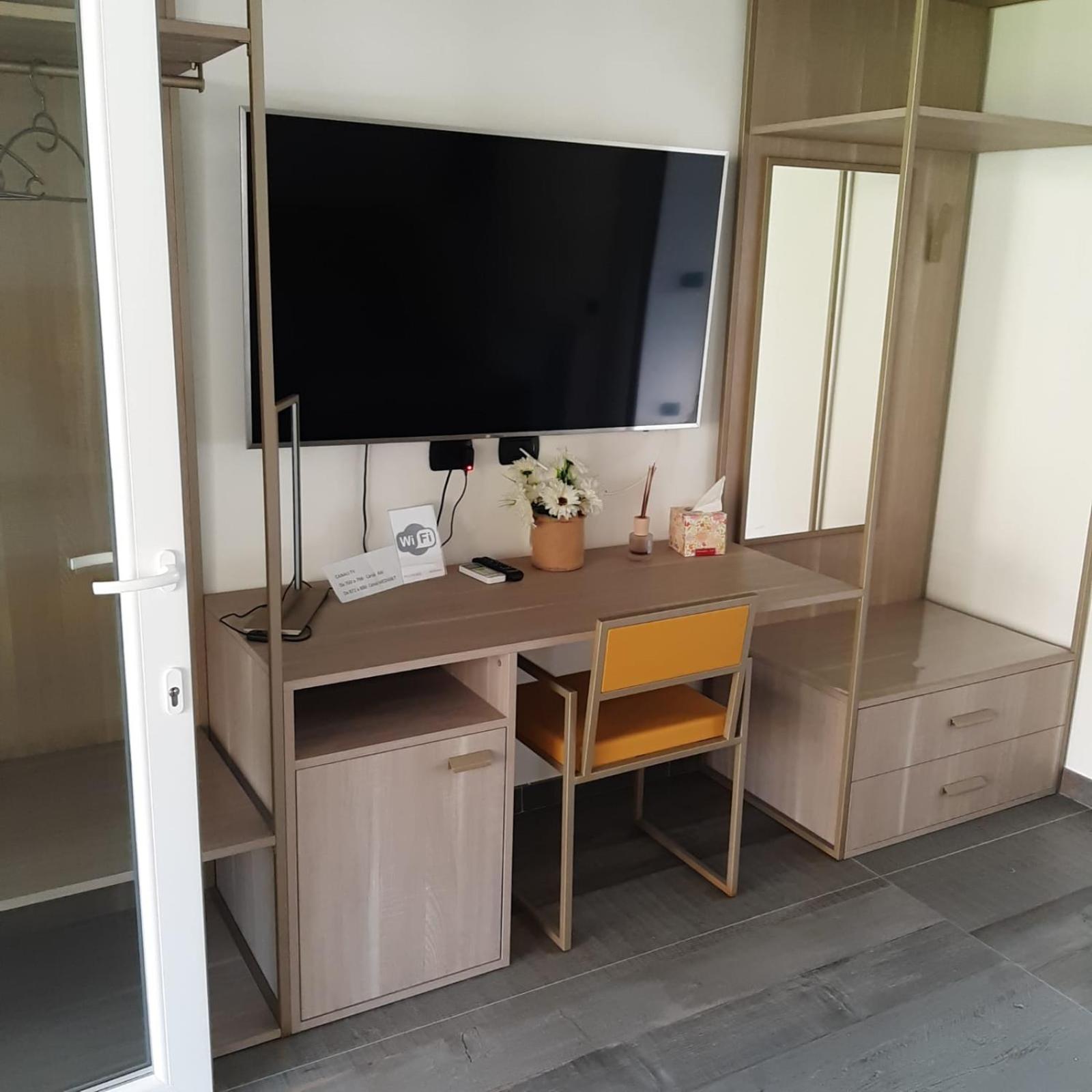 King Room with Garden View - Photo 19