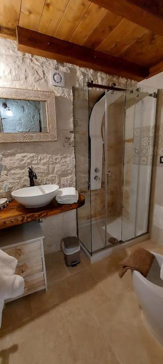 Deluxe Room - Photo 9