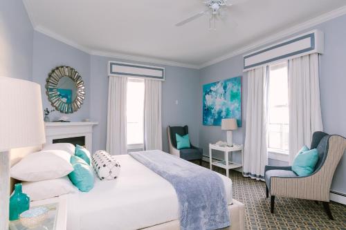 Standard King Room photo 1