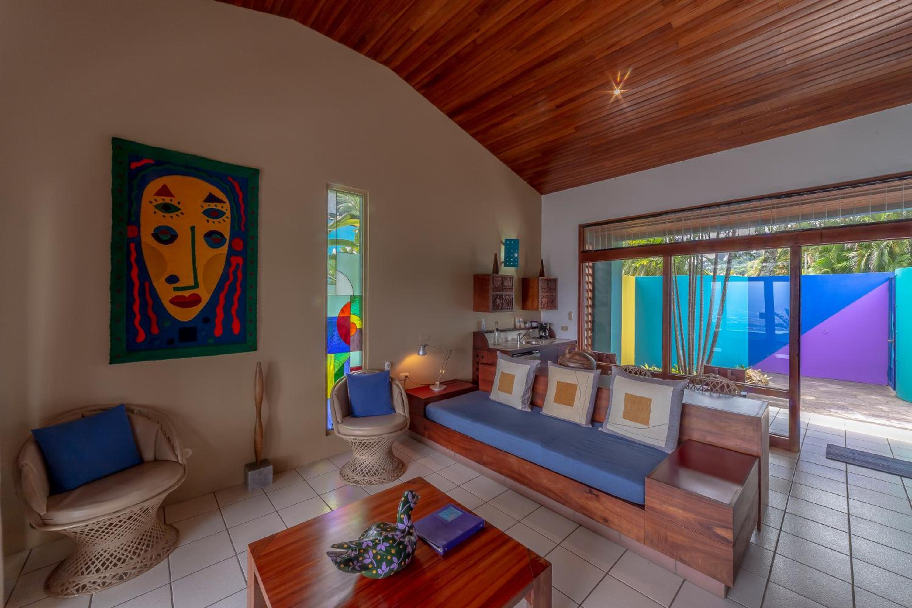 Ultra Villa King Bed - Photo 3
