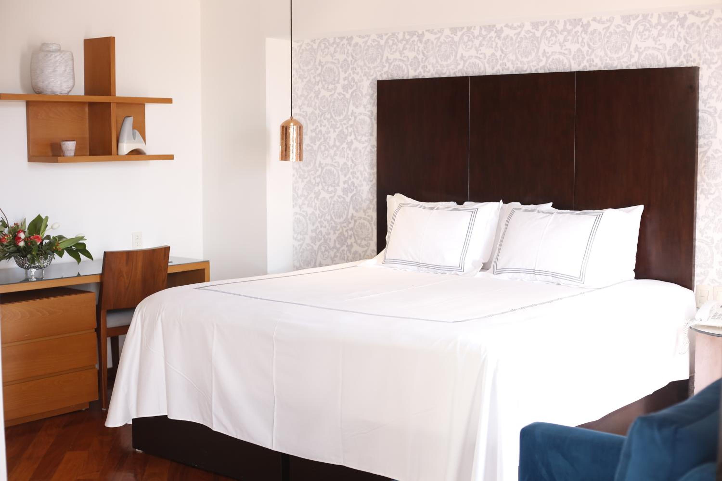 Standard King Room photo 1