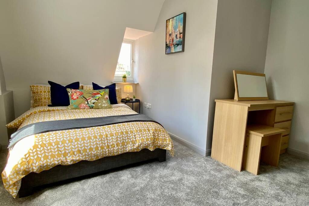 One-Bedroom Apartment - Photo 6