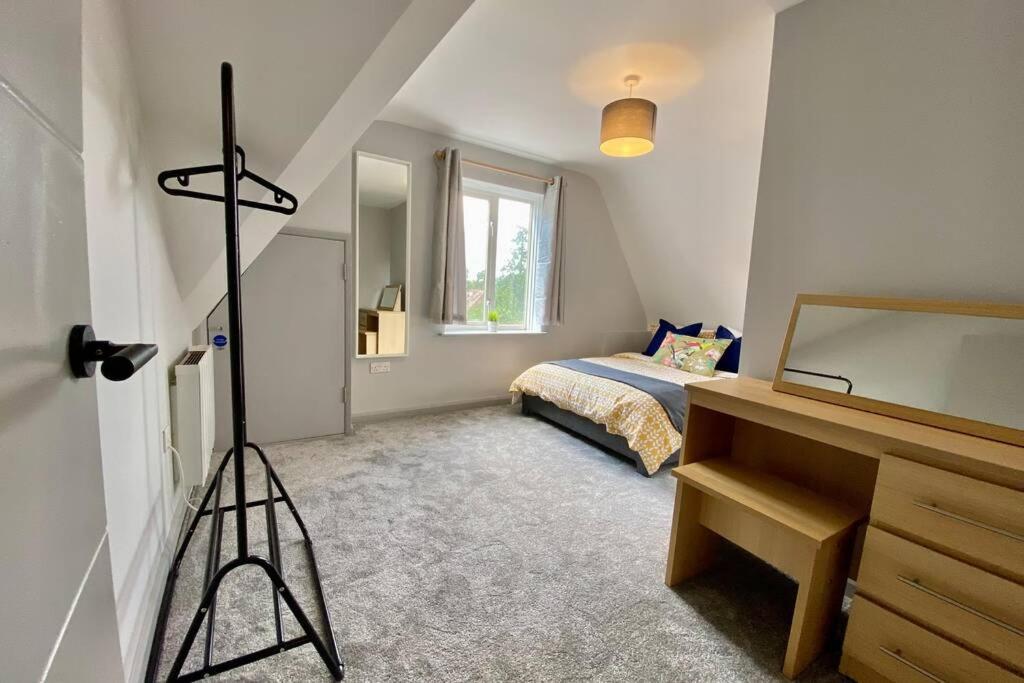 One-Bedroom Apartment - Photo 13