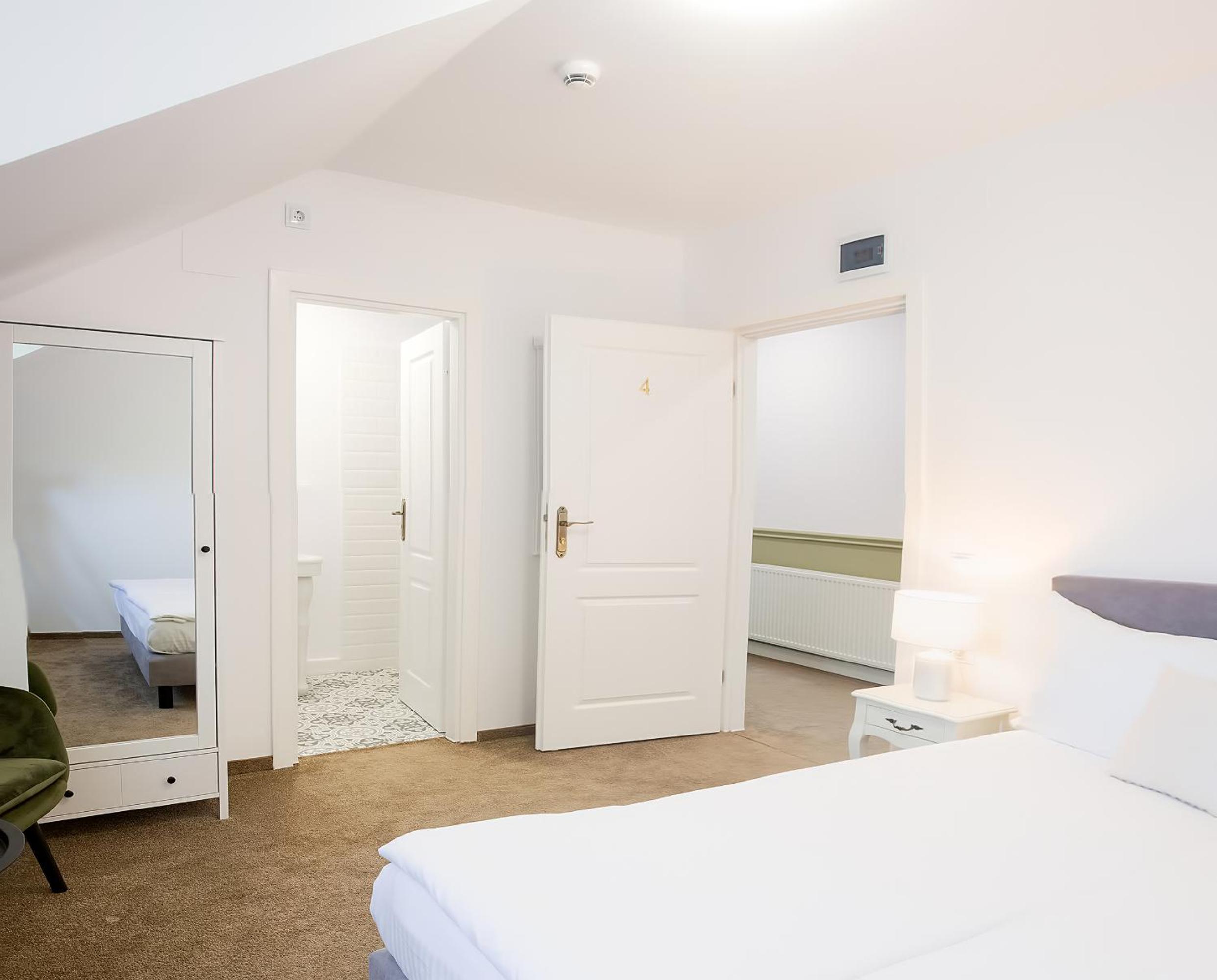 Deluxe Double Room with Castle View - Photo 2