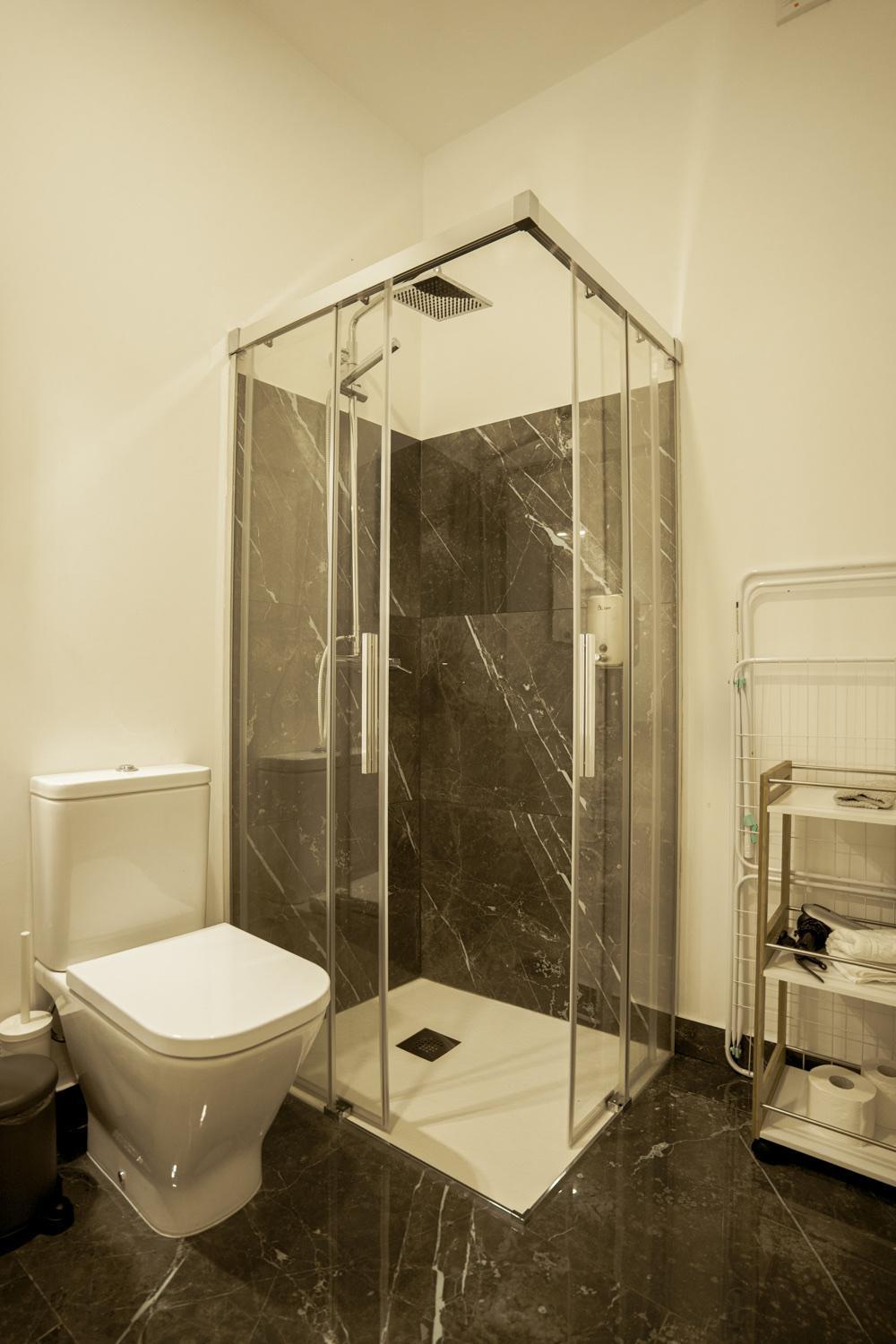 One-Bedroom Apartment - Photo 3