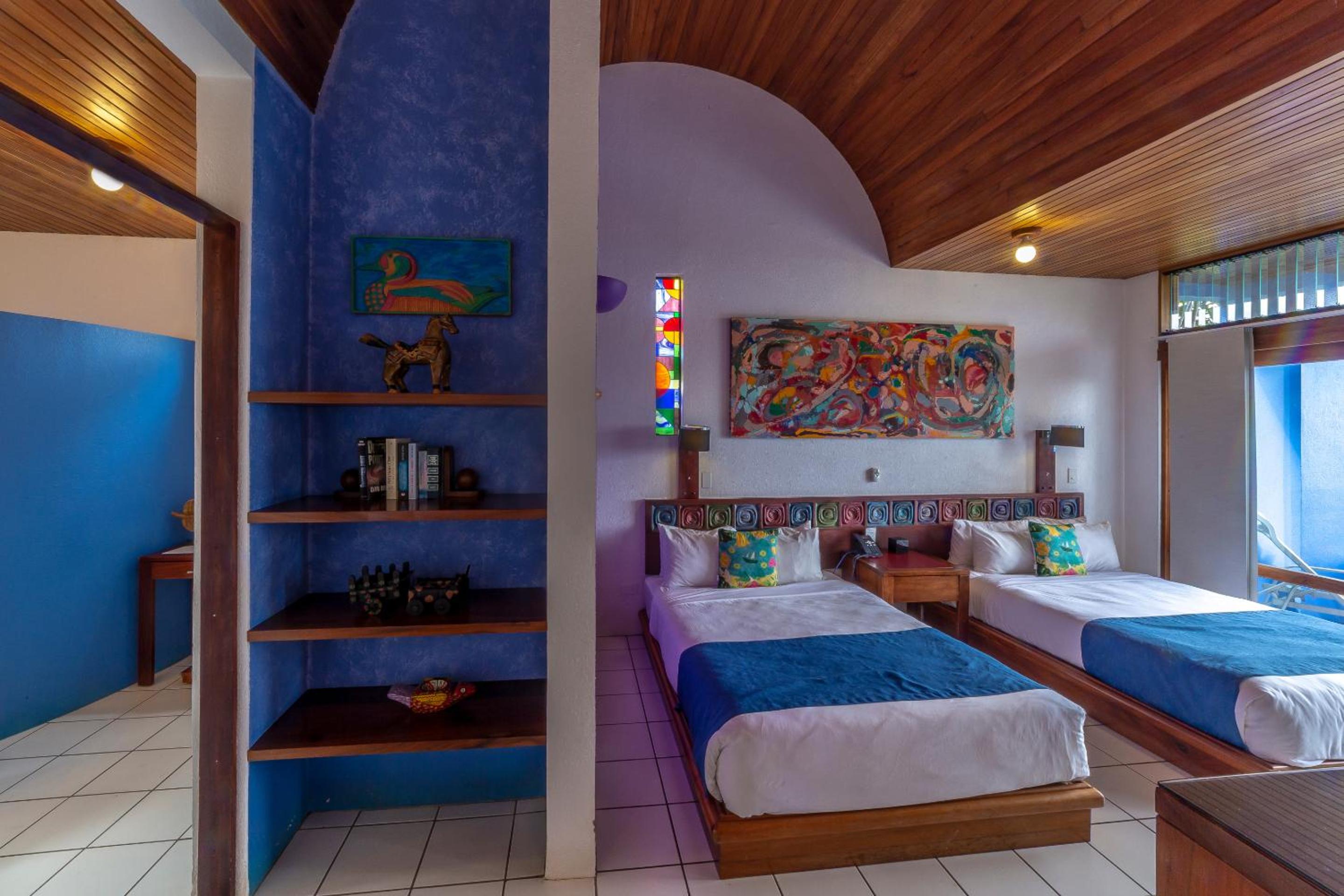 Ultra Villa 2 Beds - Photo 2