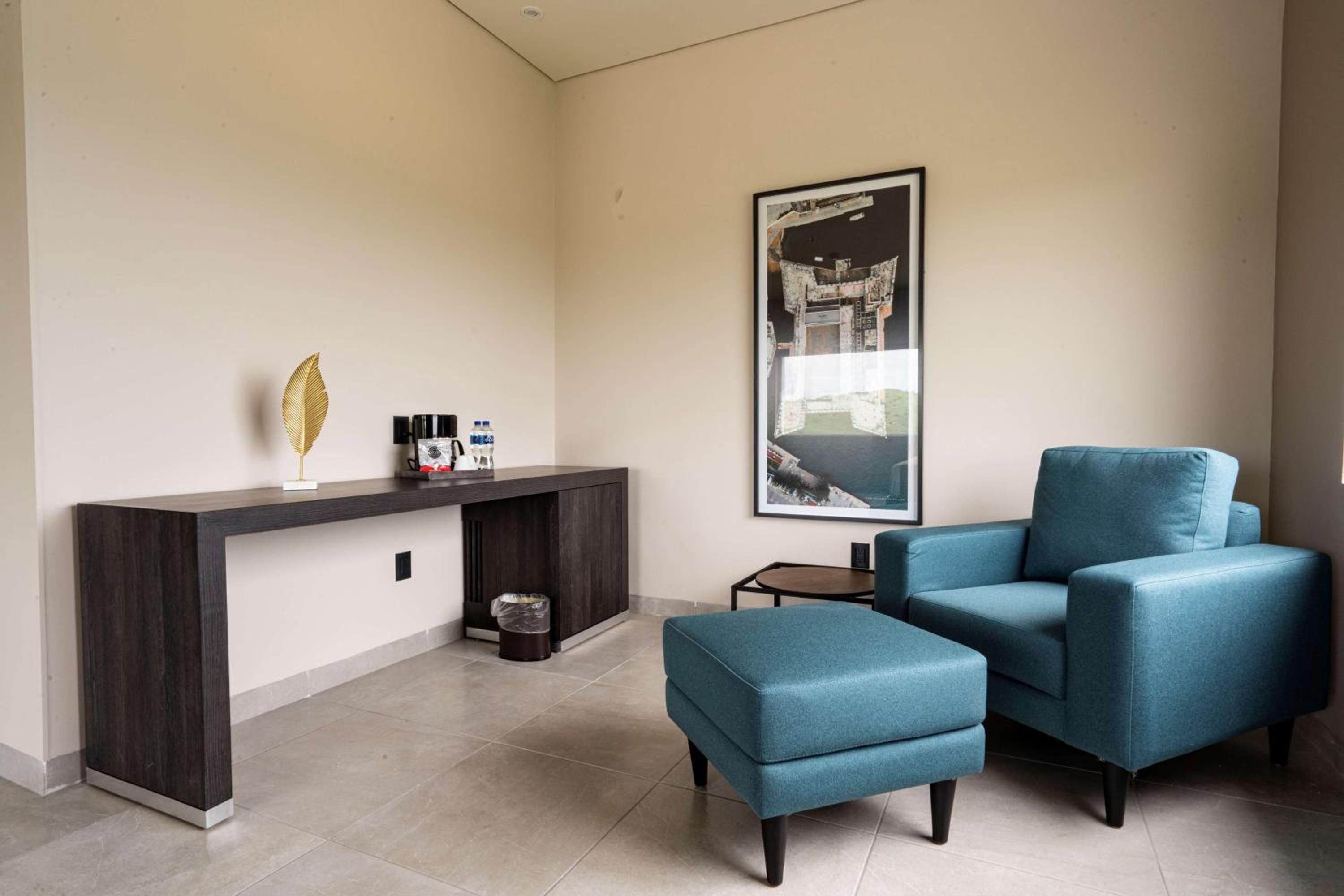 King Suite with Sofa Bed and Ocean View - Photo 10