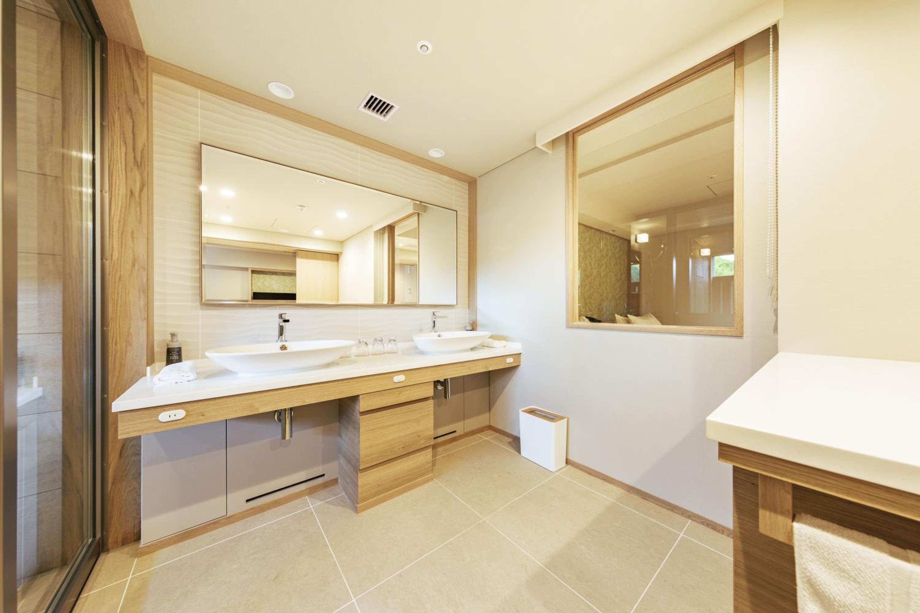 Suite with Open Air Bath NARA photo 3