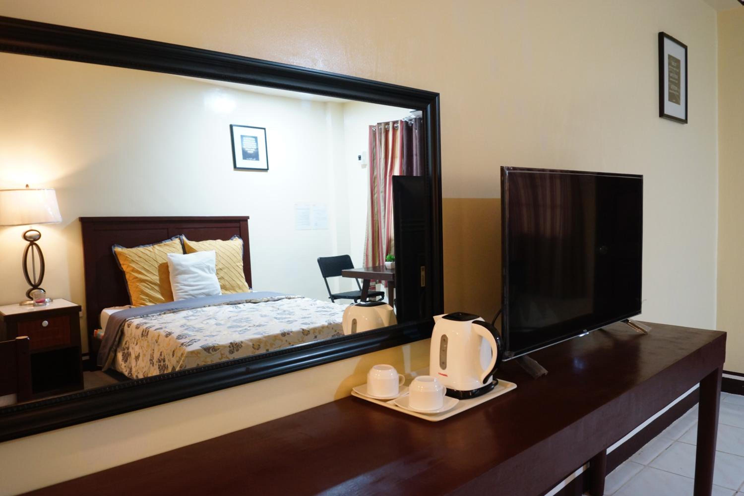 Deluxe Double or Twin Room - Photo 12