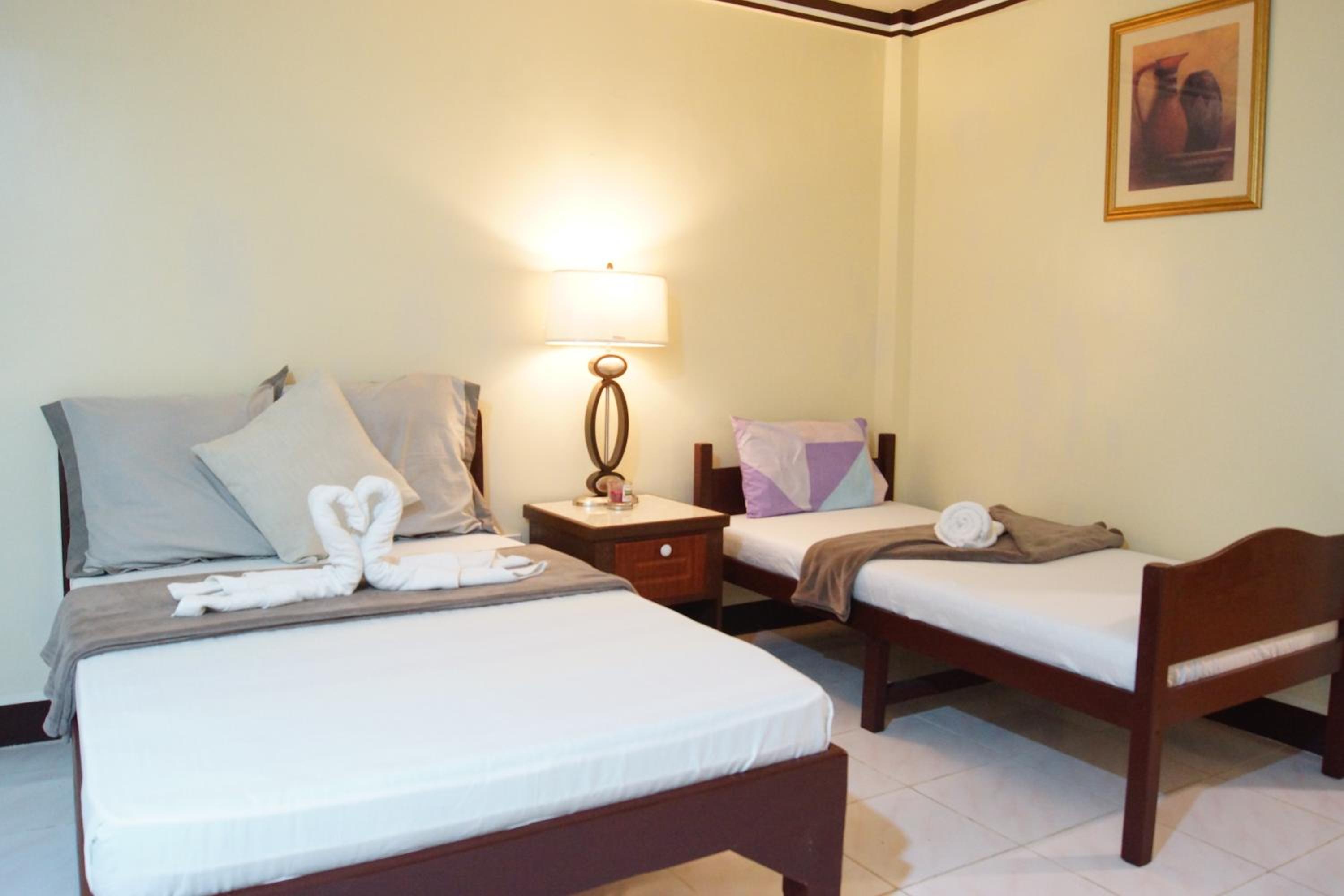 Deluxe Double or Twin Room - Photo 14